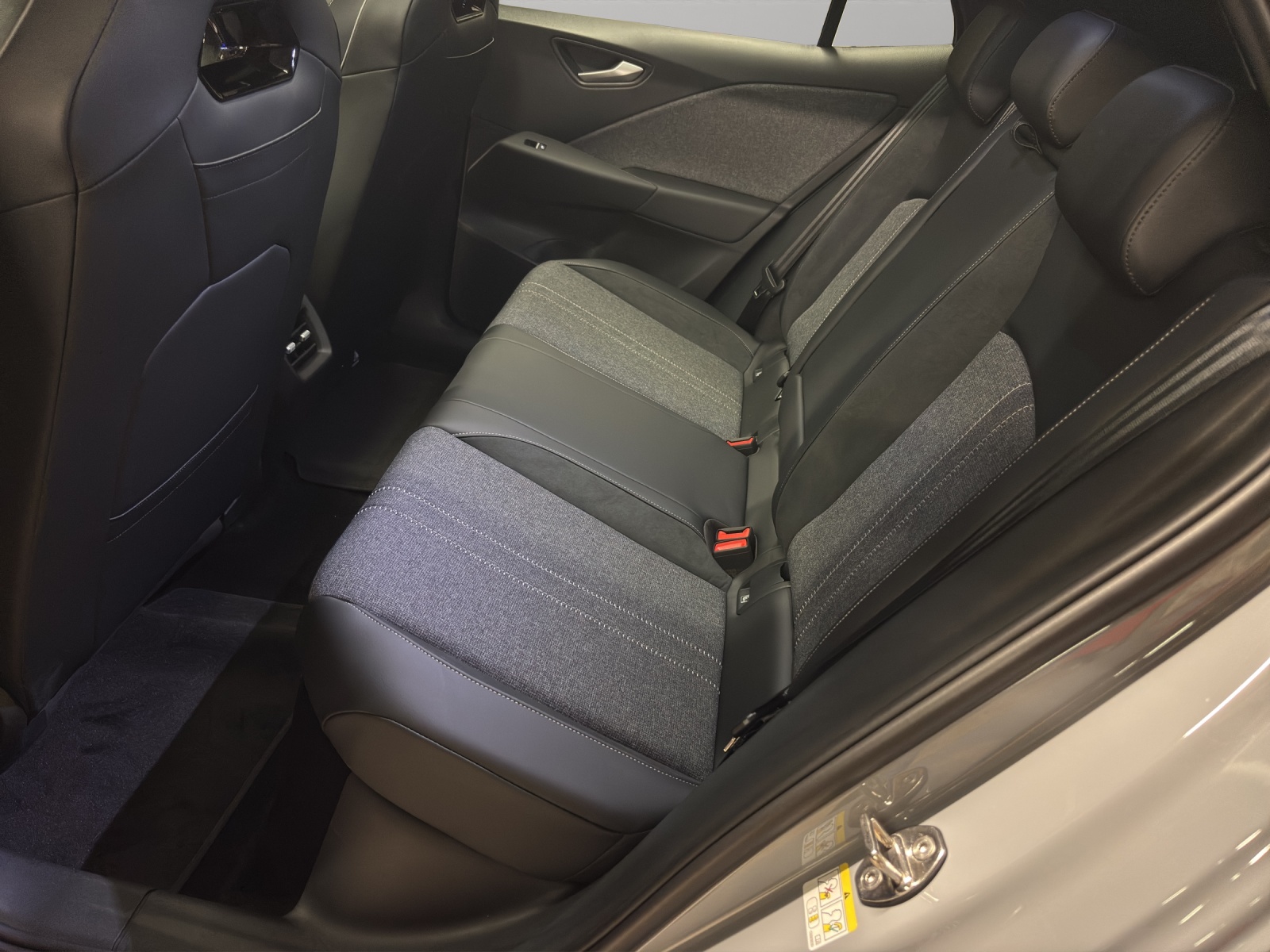 VW ID.3 Neo 58 kWh 190 PS Style-image-9