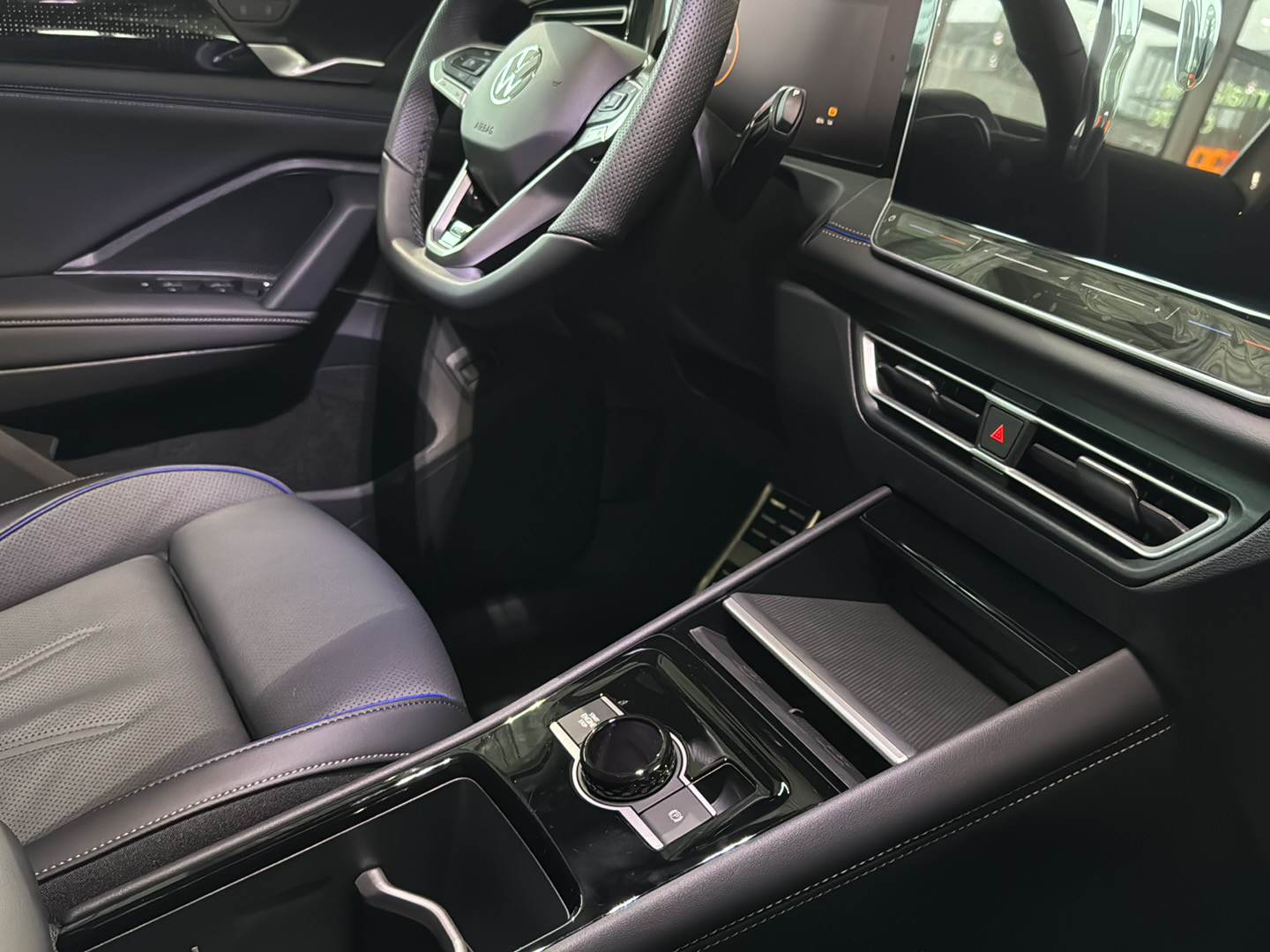 VW Tiguan 2.0 TSI United DSG 4Motion-image-11
