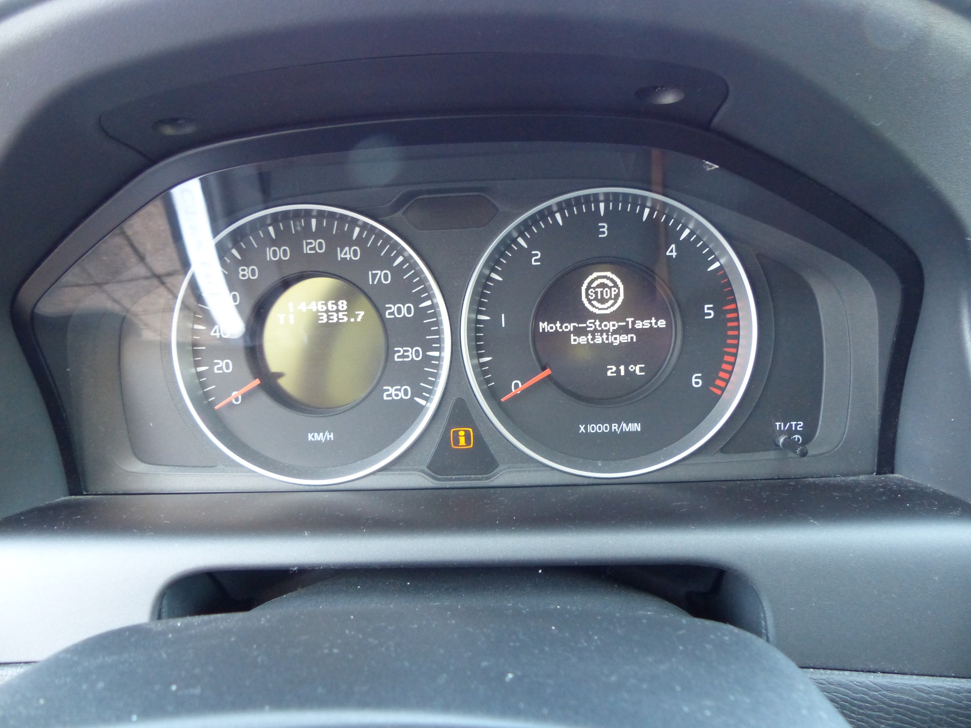 VOLVO XC60 D4 OceanRace-image-15