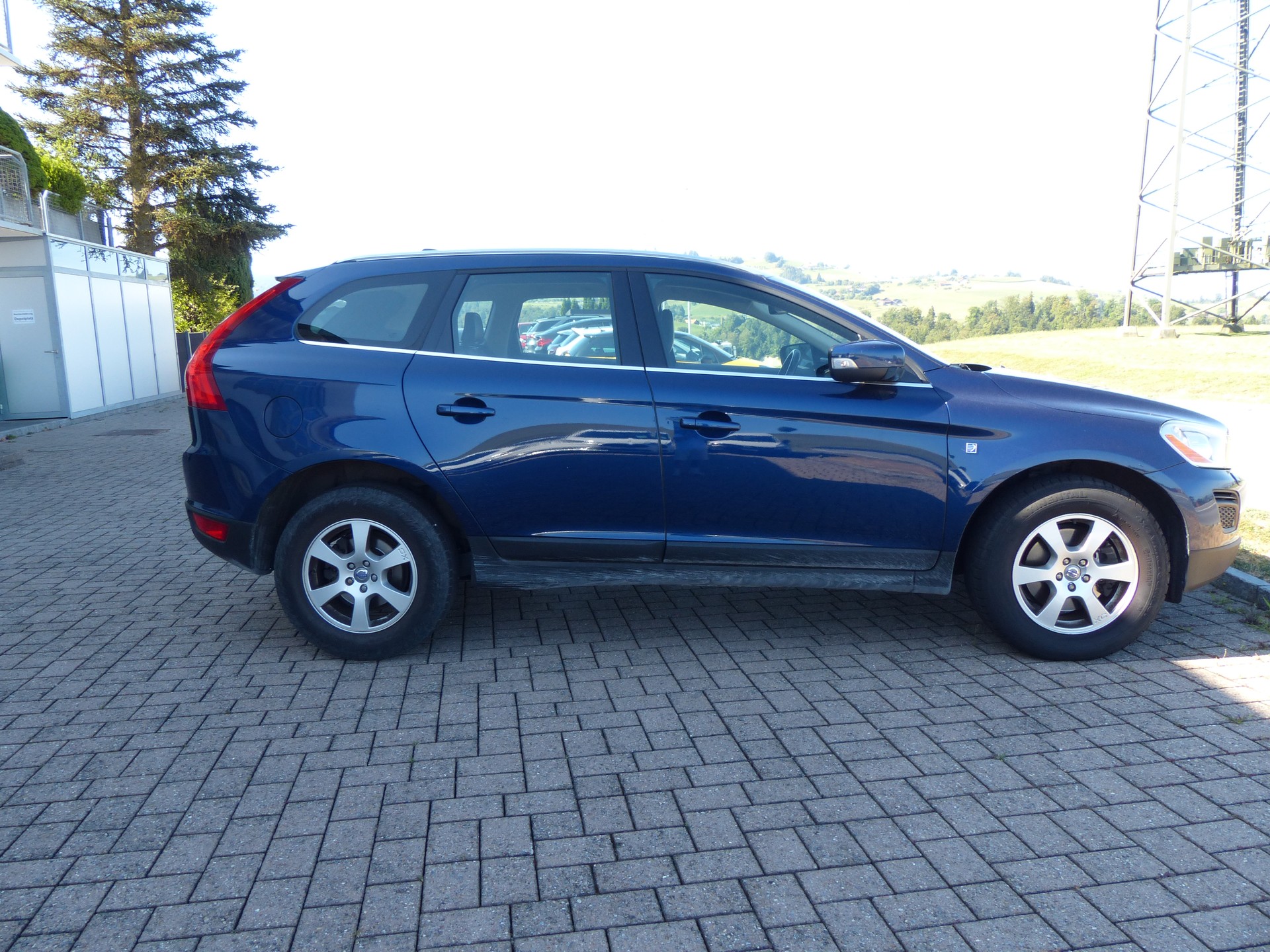 VOLVO XC60 D4 OceanRace-image-2