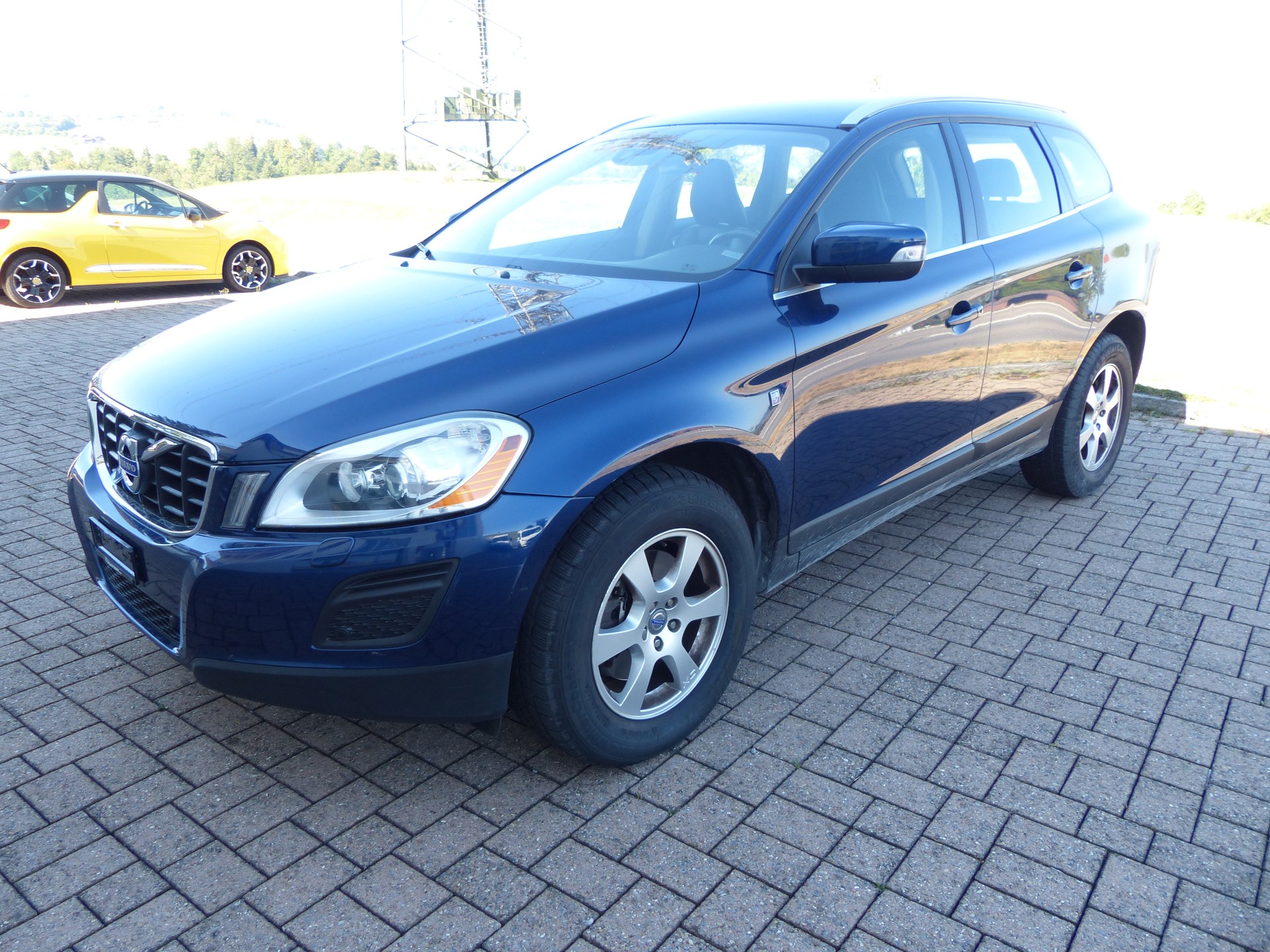 VOLVO XC60 D4 OceanRace-image-9