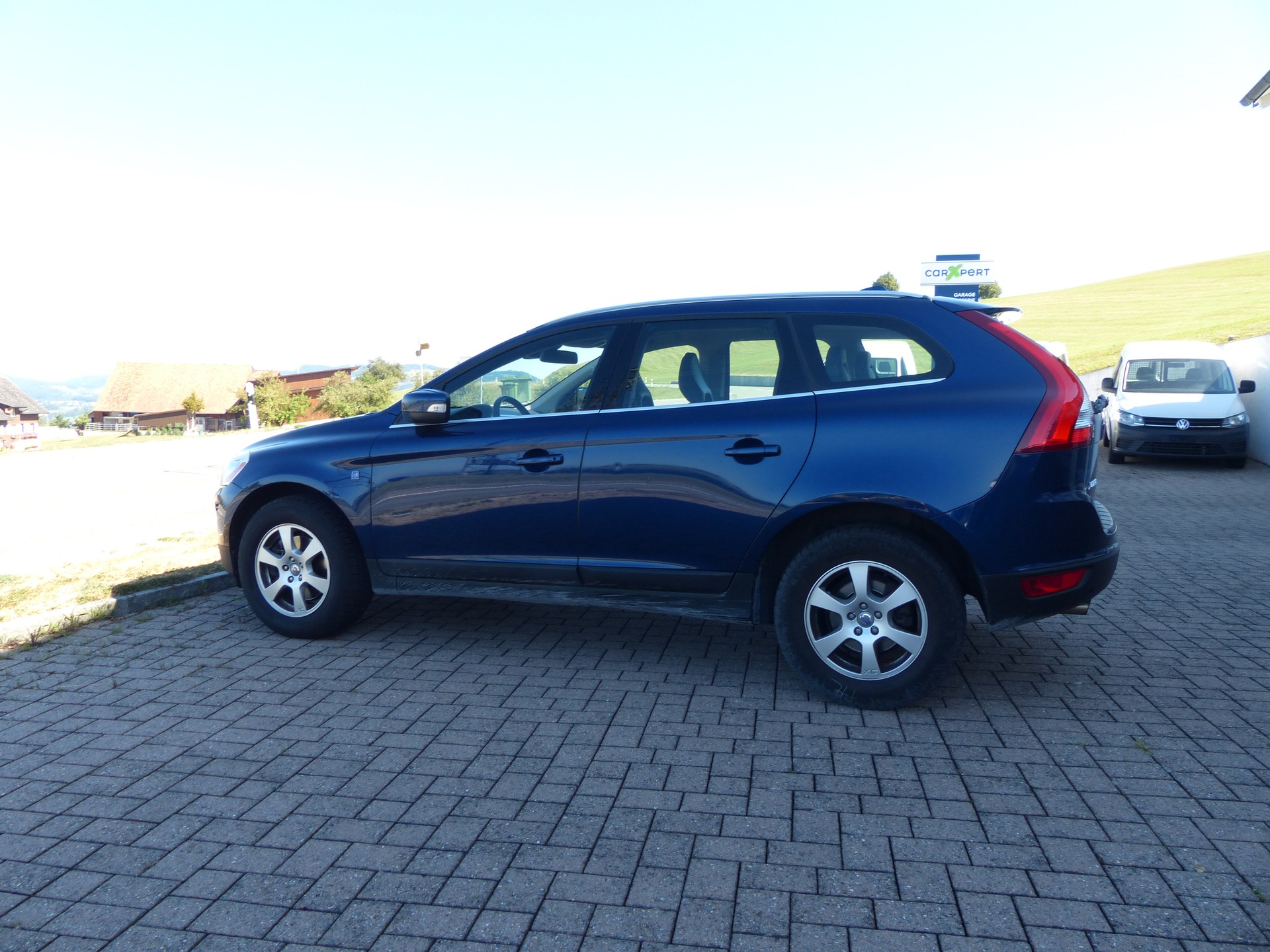 VOLVO XC60 D4 OceanRace-image-1