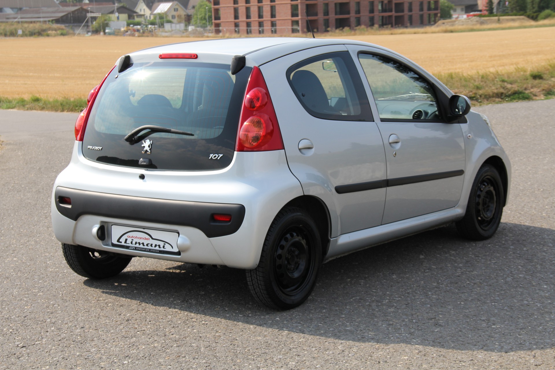 PEUGEOT 107 1.0 Swiss Edition BMP5-image-5