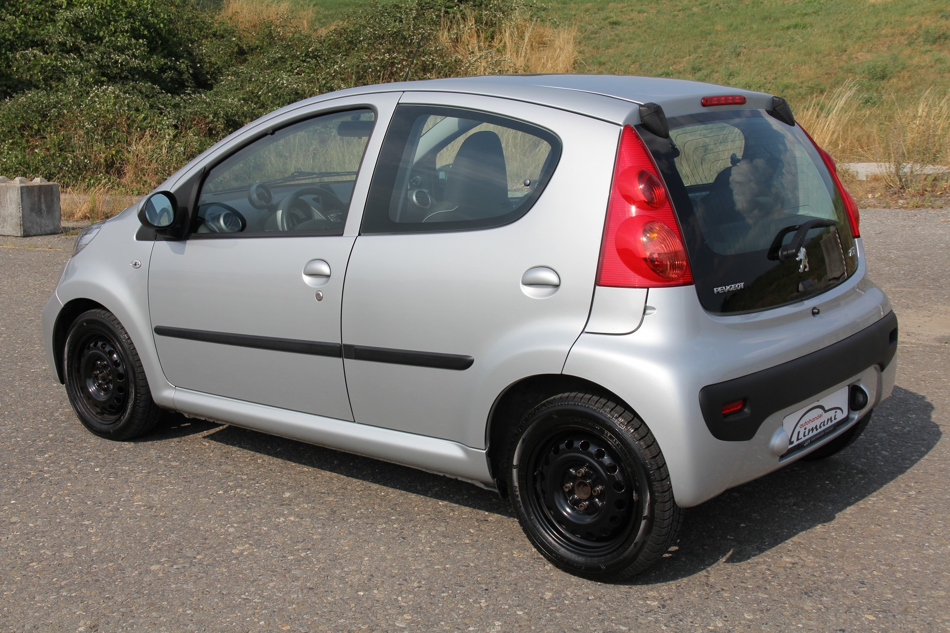 PEUGEOT 107 1.0 Swiss Edition BMP5-image-6