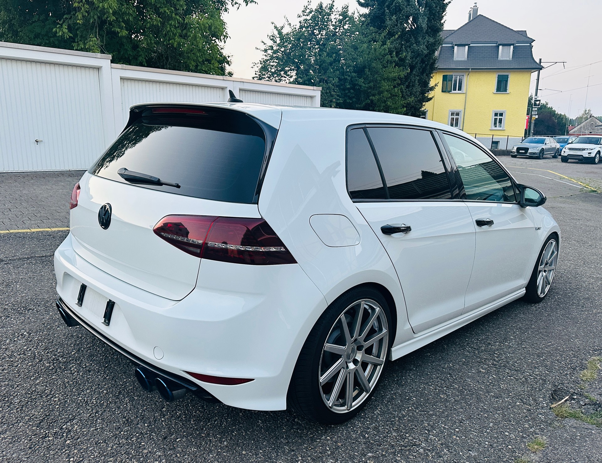 VW Golf 2.0 TSI R 4Motion DSG-image-8