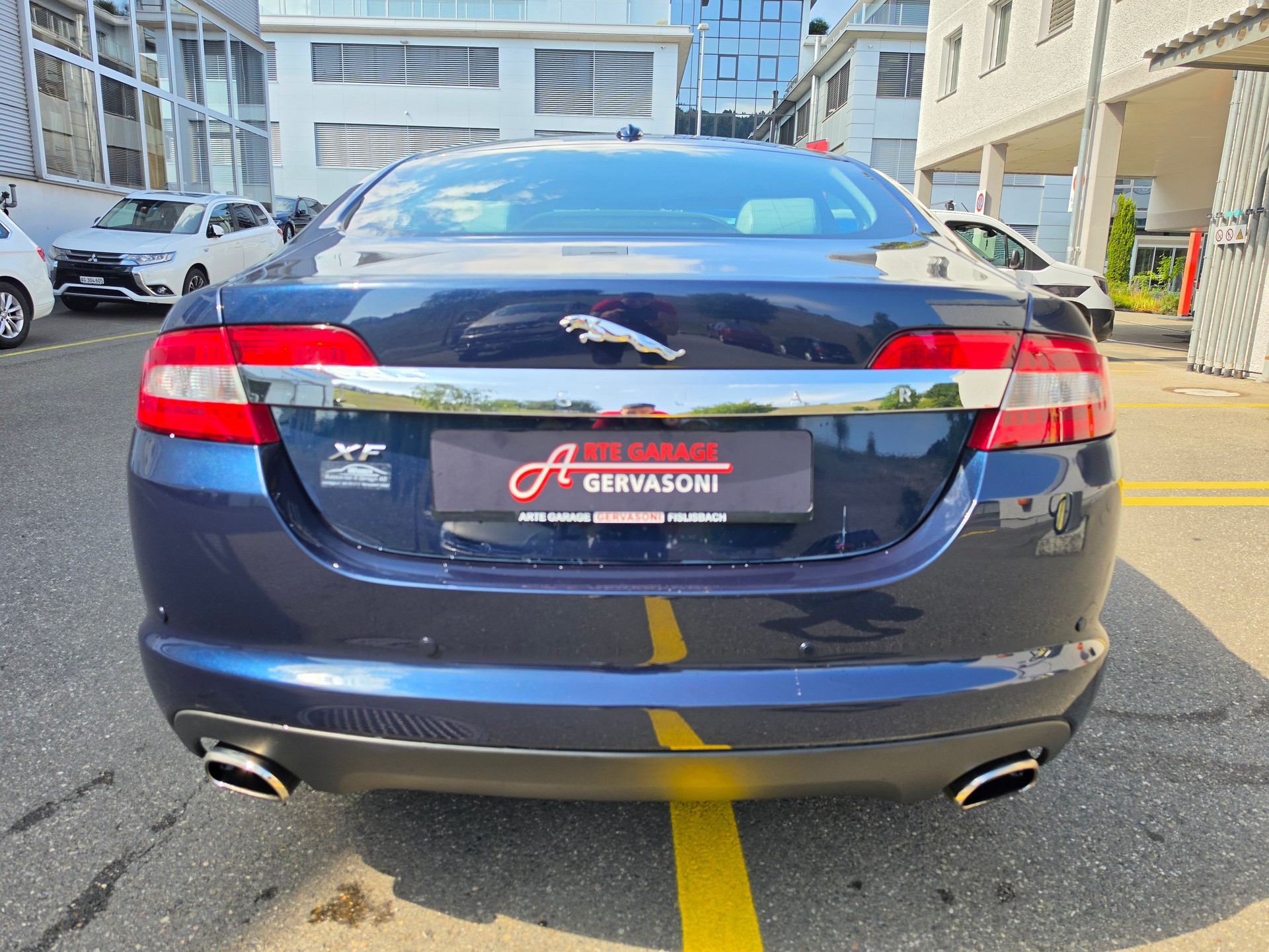 JAGUAR XF 3.0 V6 Premium Luxury-image-5