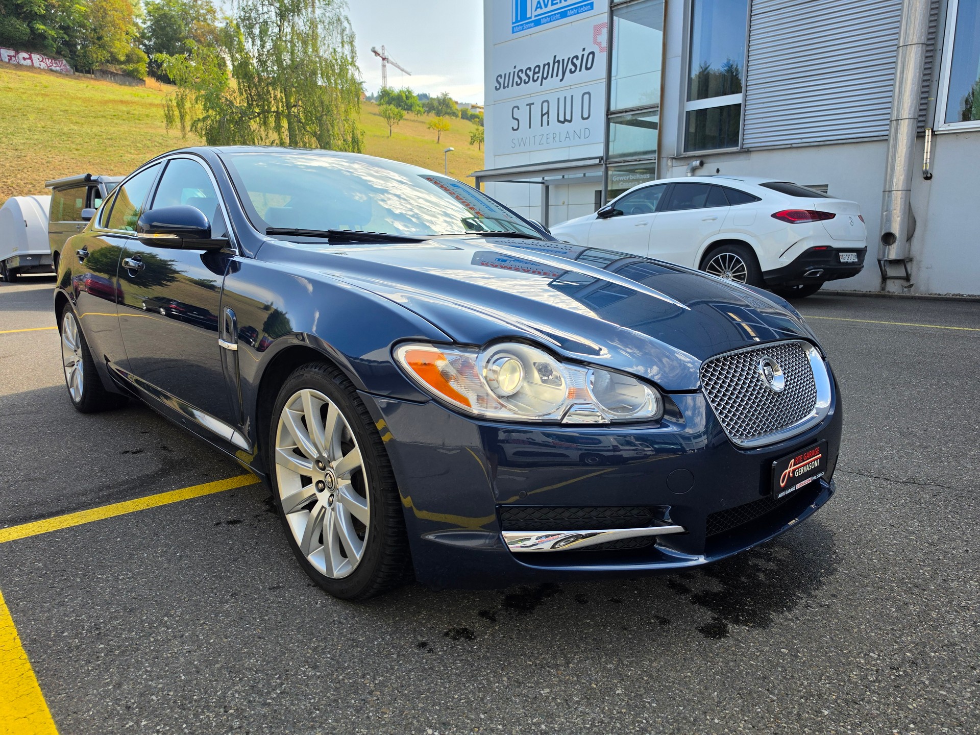 JAGUAR XF 3.0 V6 Premium Luxury-image-2