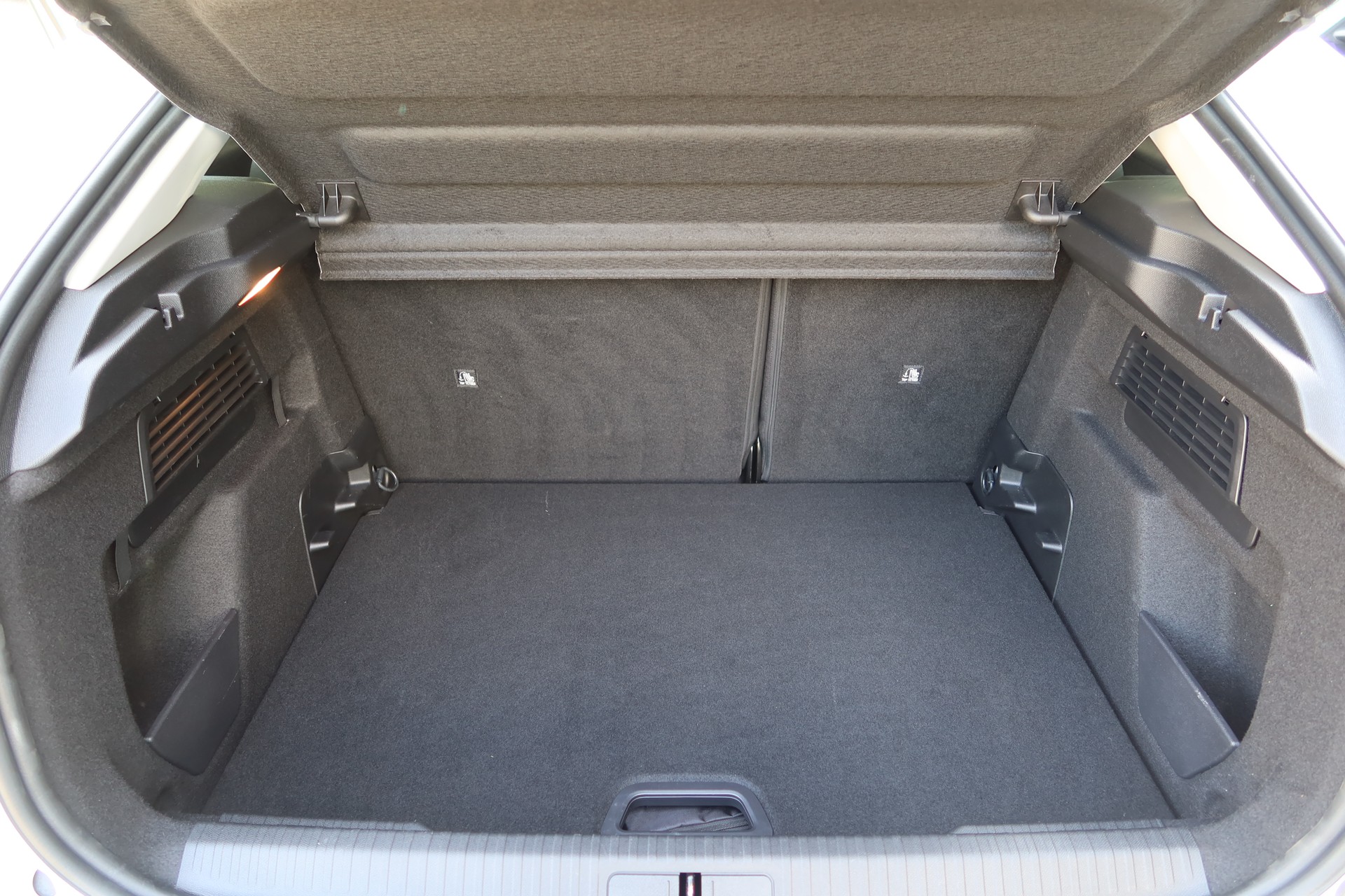 CITROEN C4 Electric Swiss Ed.-image-14