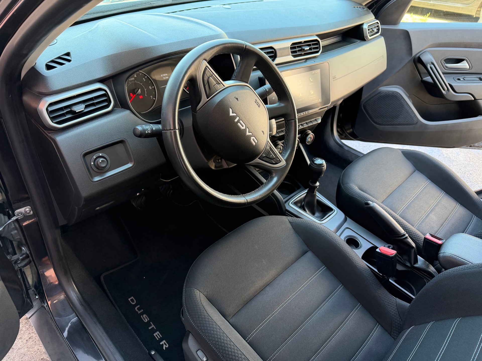 DACIA Duster Blue dCi 115 Comfort 4x2-image-12