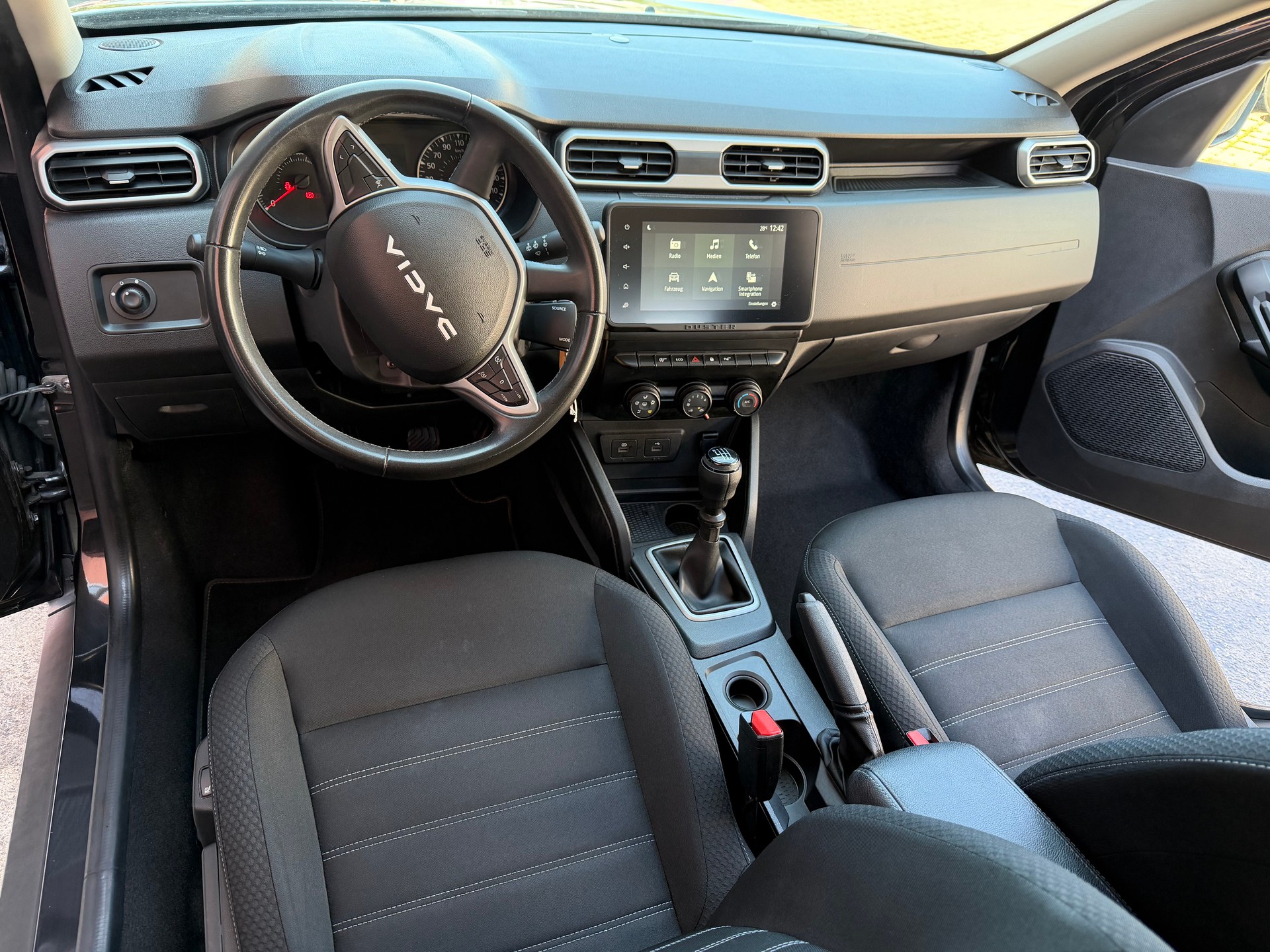 DACIA Duster Blue dCi 115 Comfort 4x2-image-10