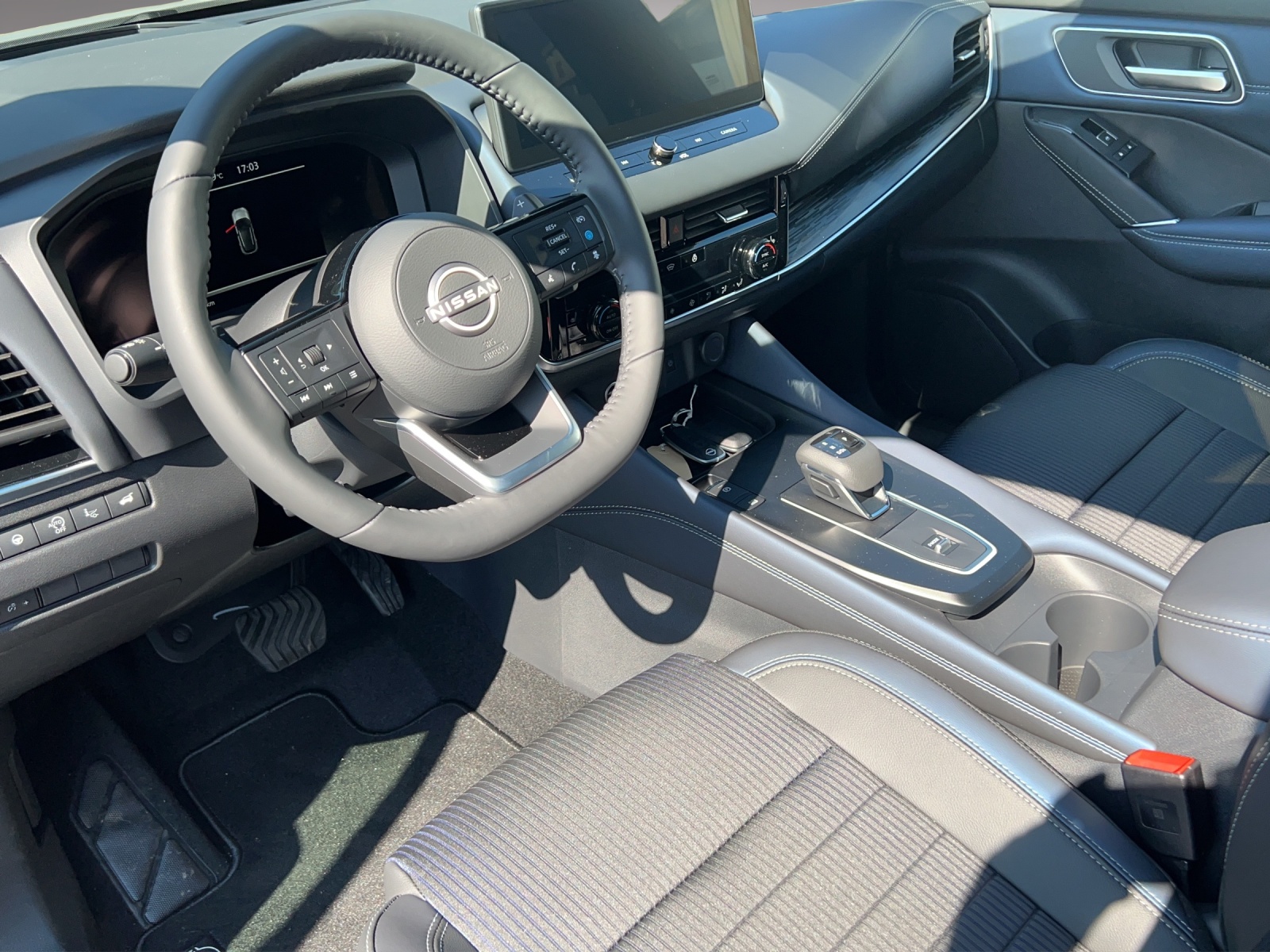 NISSAN Qashqai 1.3 DIG-T 158 Tekna-image-5