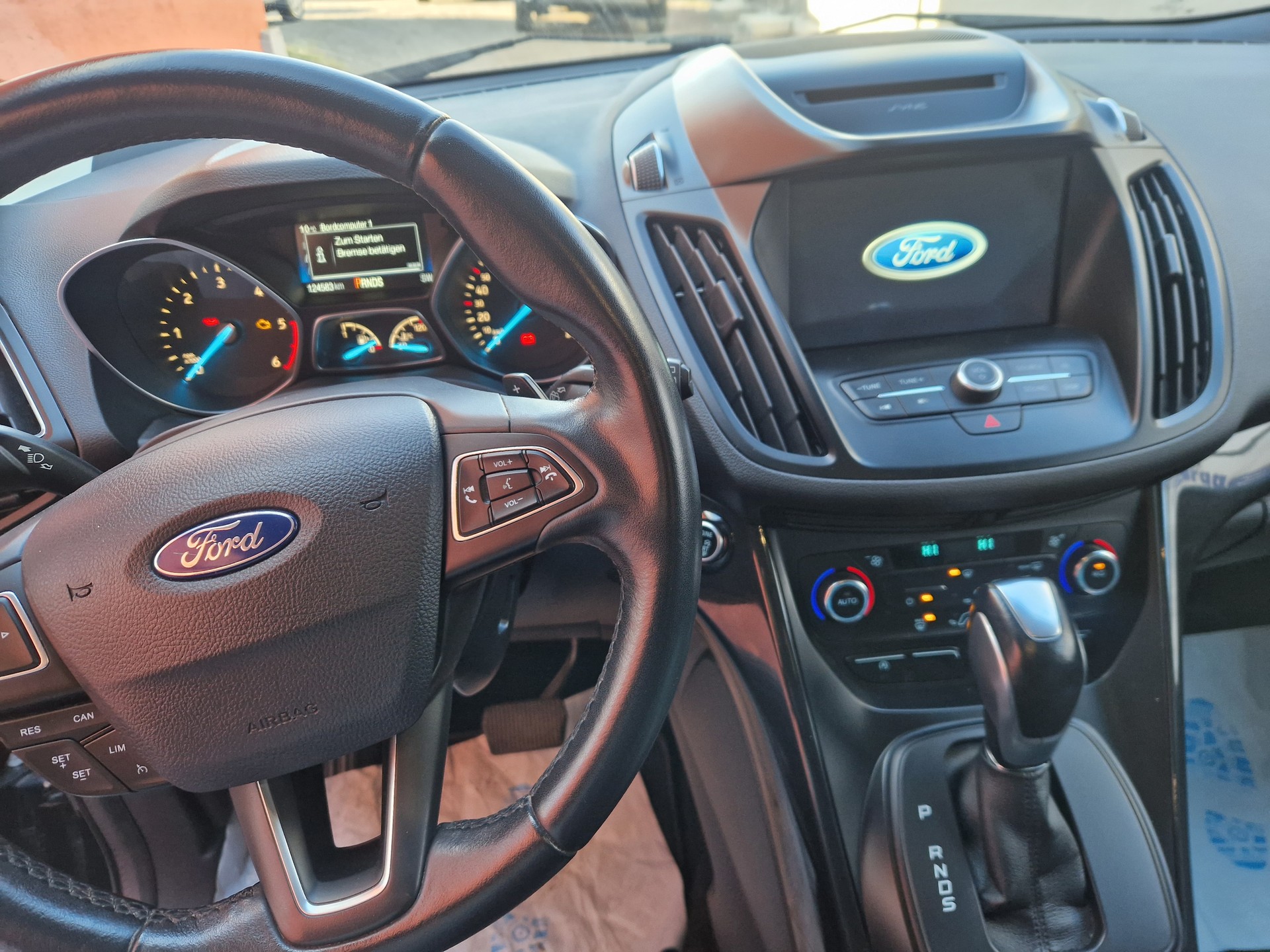 FORD Kuga 2.0 TDCi Titanium 4WD PowerShift-image-11