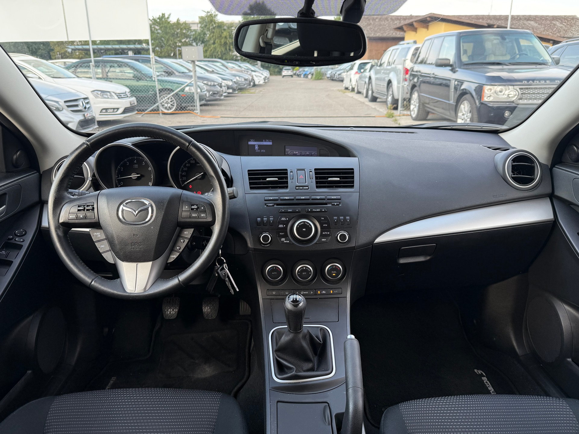 MAZDA 3 1.6 16V Exclusive / Ab MFK 11.2025 / 8-fach bereift / Servicegepflegt bei Mazda / Tempomat / 2 Zonen Klimaautomatik-image-7