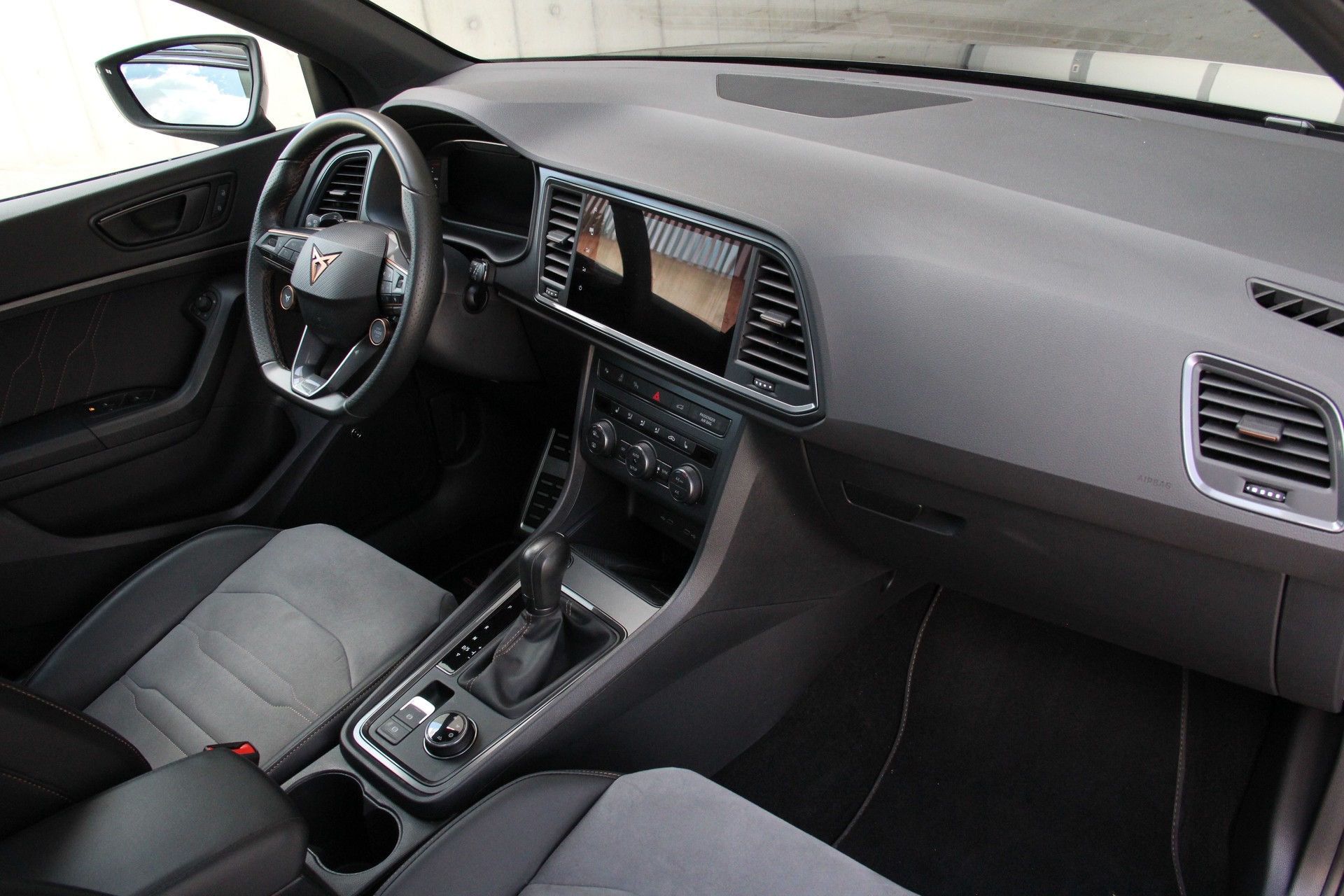 CUPRA Ateca 2.0TSI VZ 4Drive DSG *5.JAHRE-GARANTIE* **VOLL-AUSSTATTUNG** ANHÄNGERKUPPLUNG *PANORAMA* EL.SITZ *BEATS* 20"ZOLL-image-7