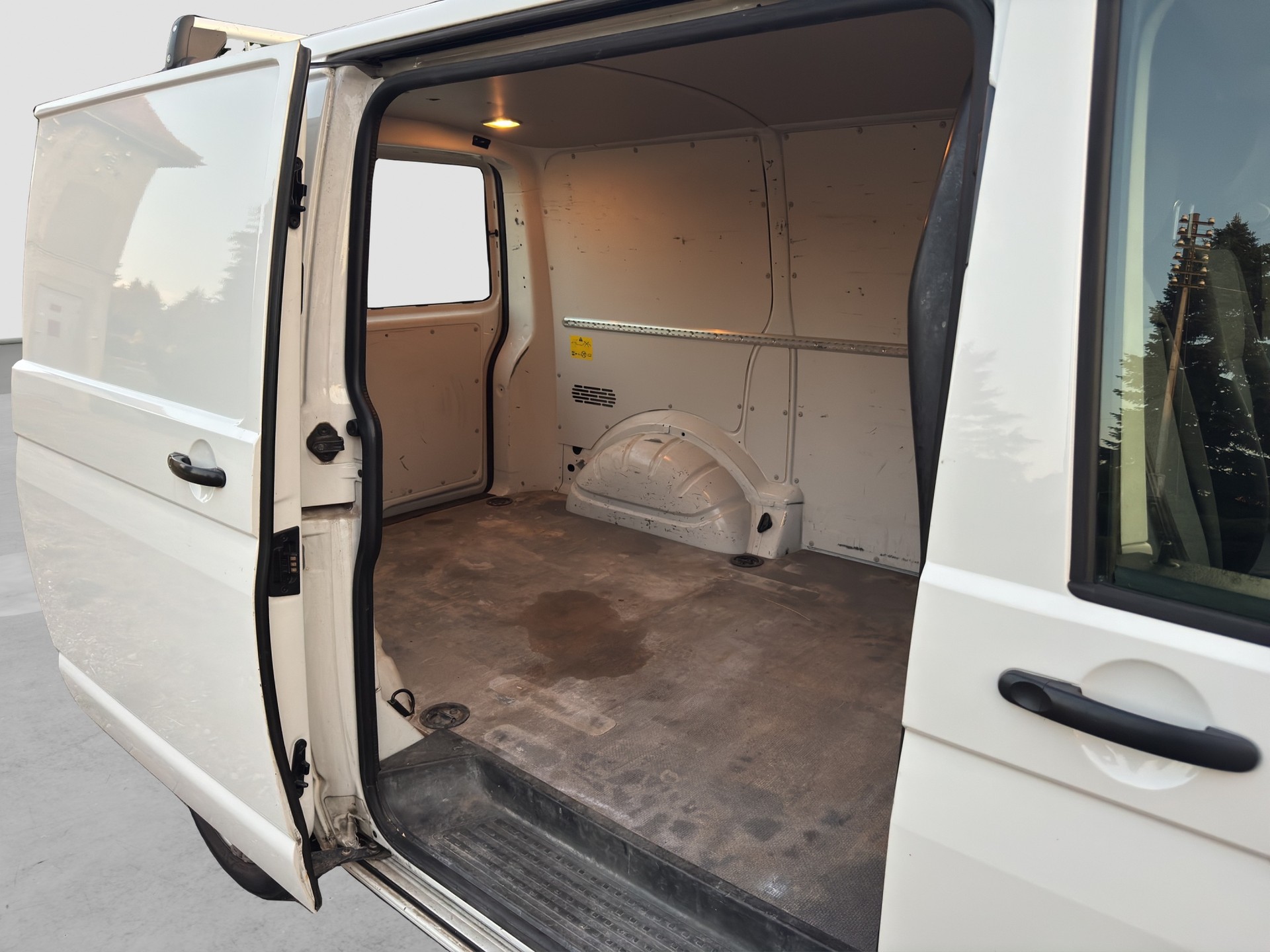 VW TRANSPORTER-image-9