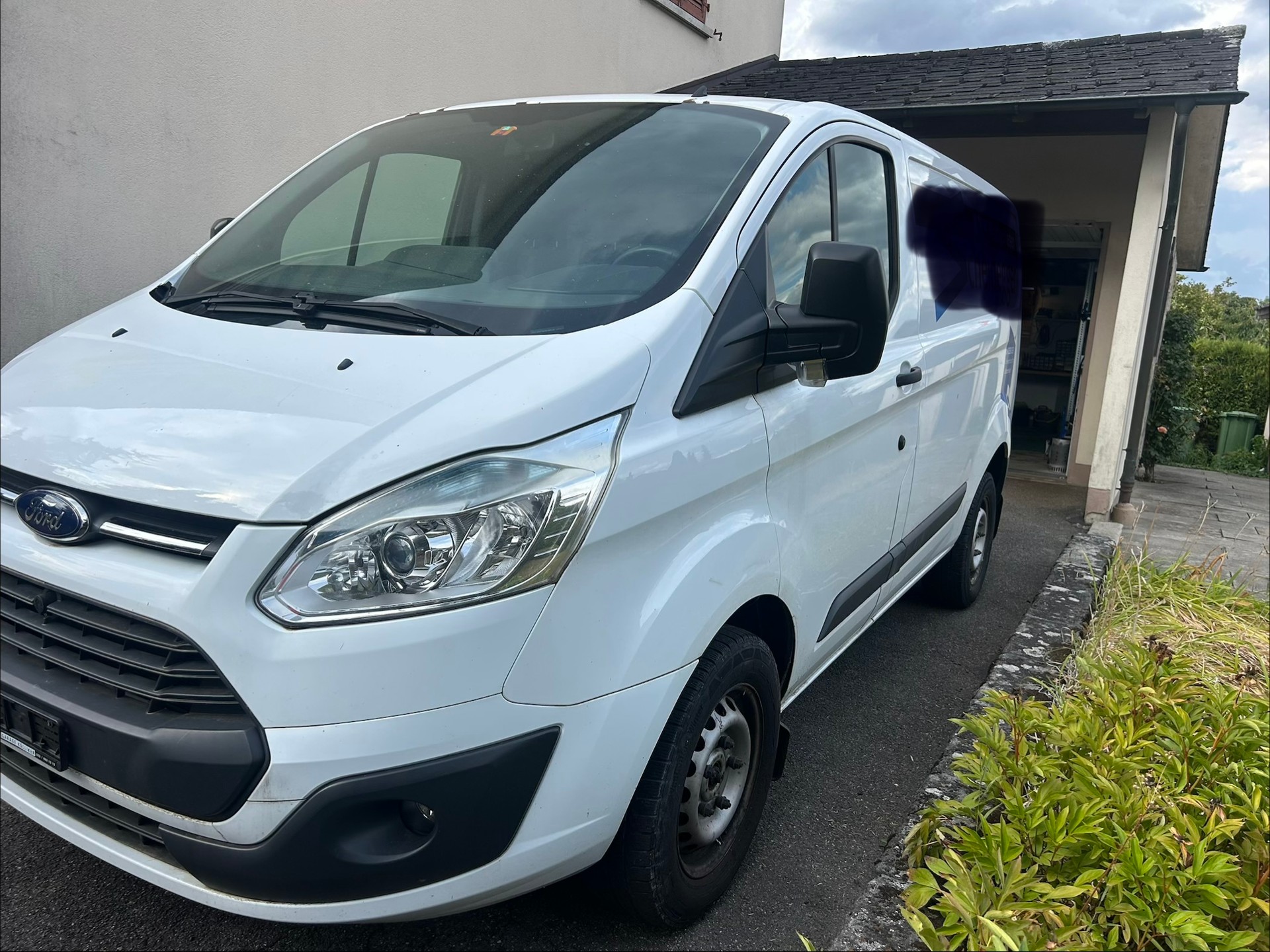 FORD Transit Custom Van 330 L1H1 Ambiente-image-1