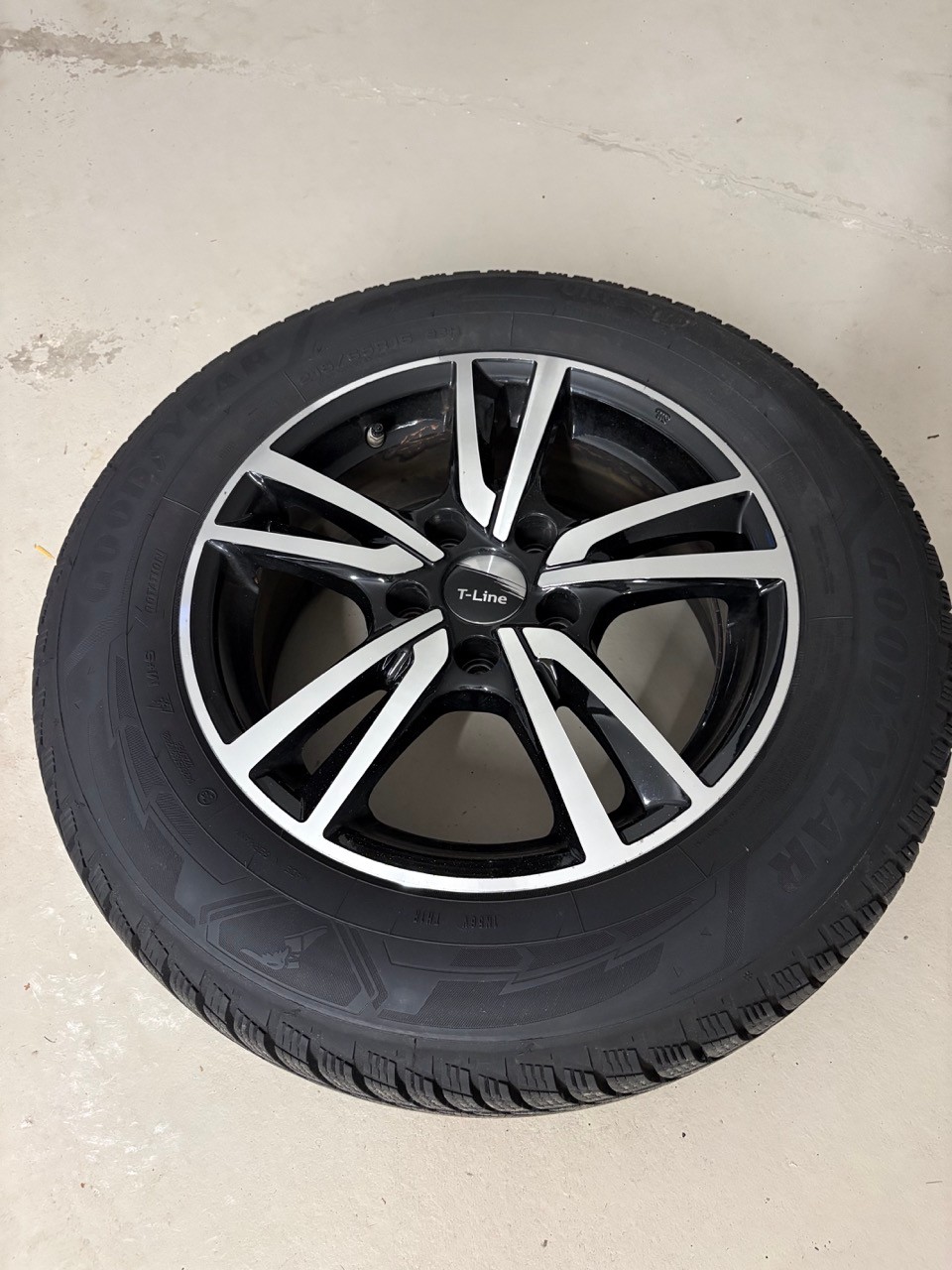 TOYOTA 2.0 VVTi HSD Trend-image-9