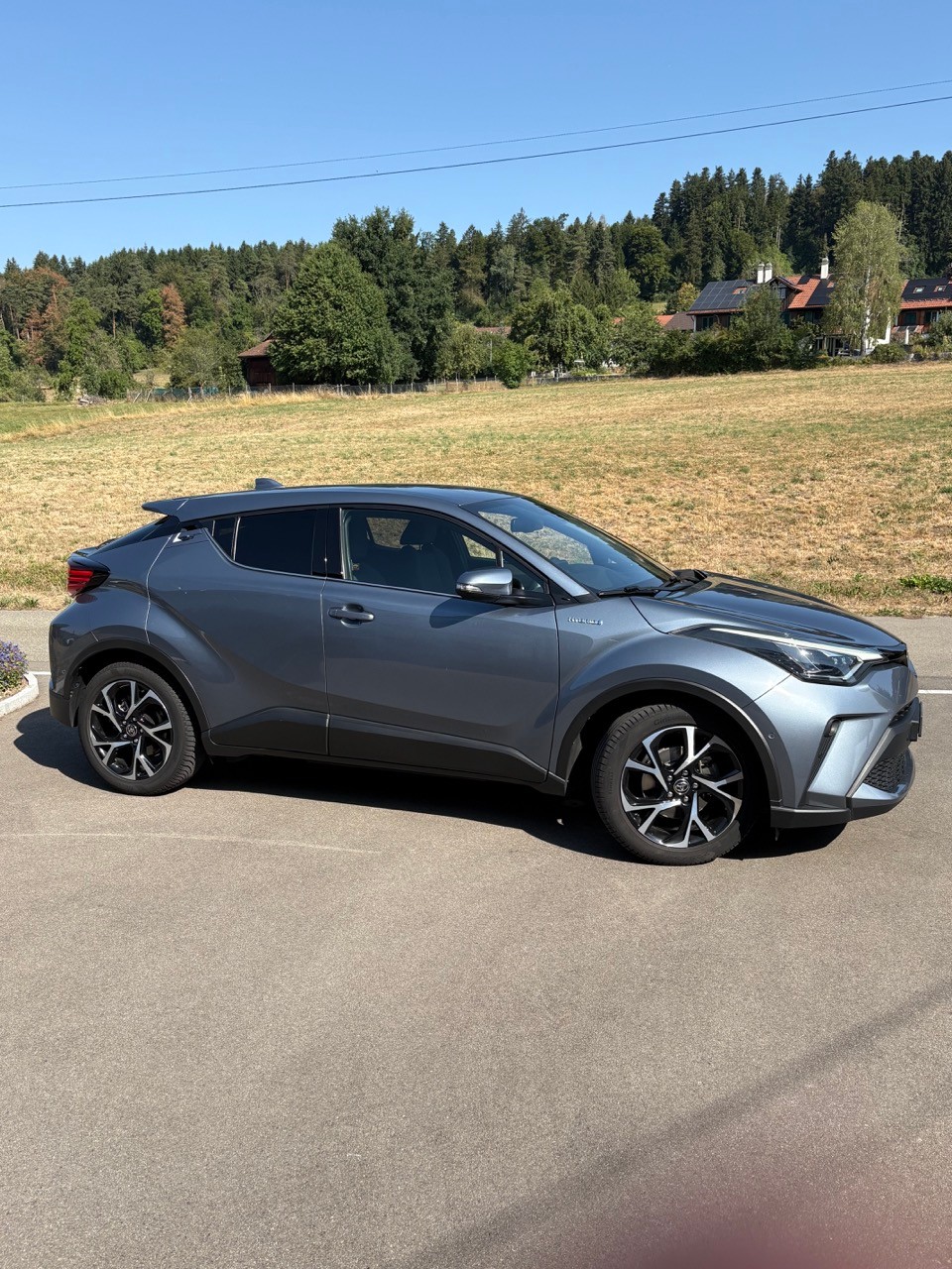 TOYOTA 2.0 VVTi HSD Trend-image-1