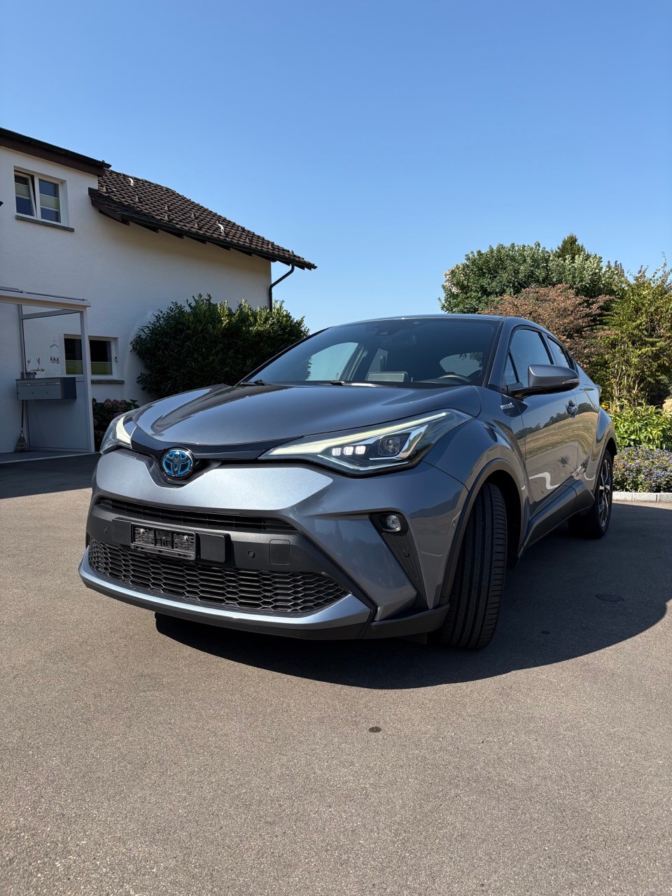 TOYOTA 2.0 VVTi HSD Trend