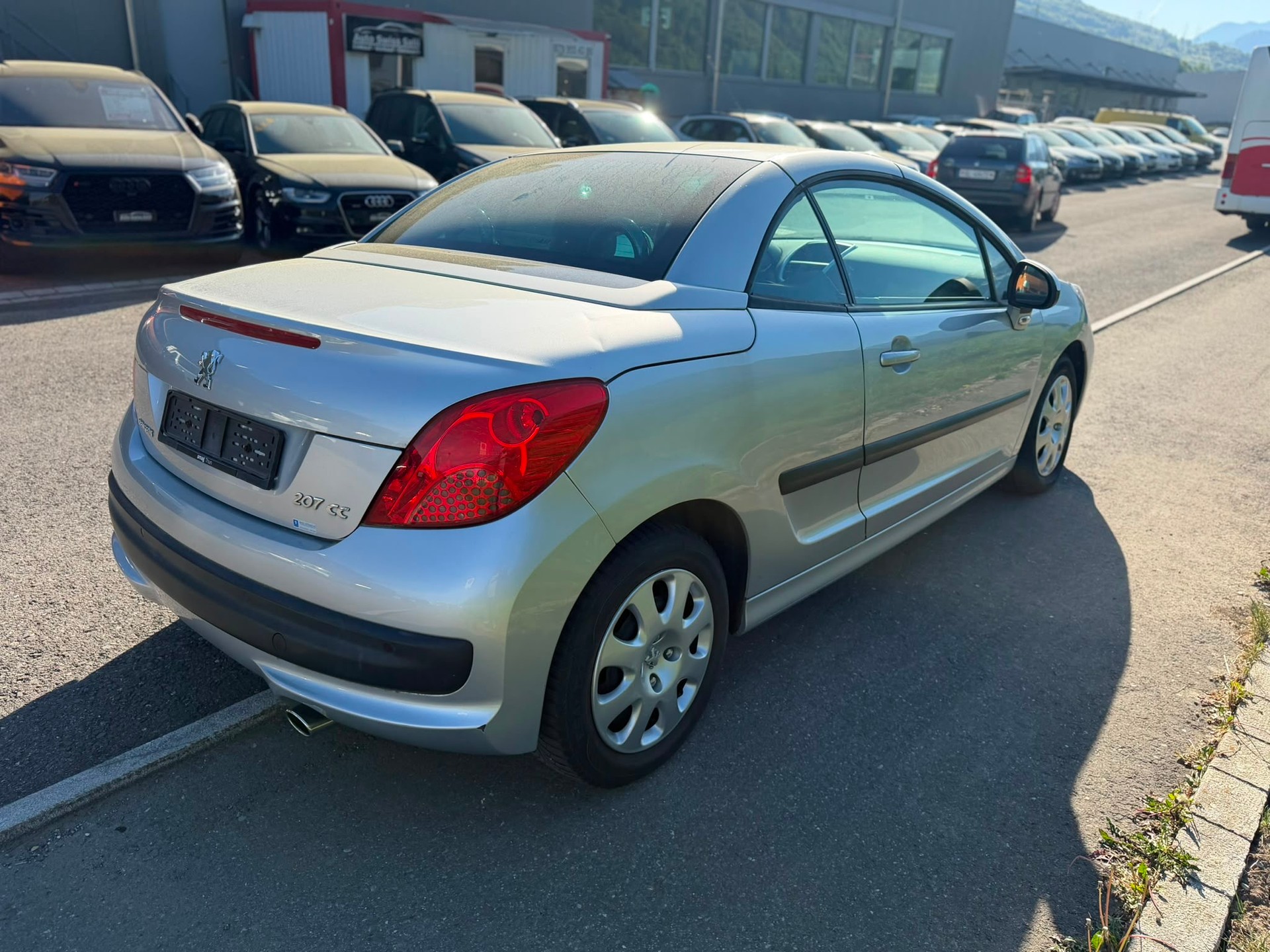 PEUGEOT 207 CC 1.6 16V Platinium Edition-image-2