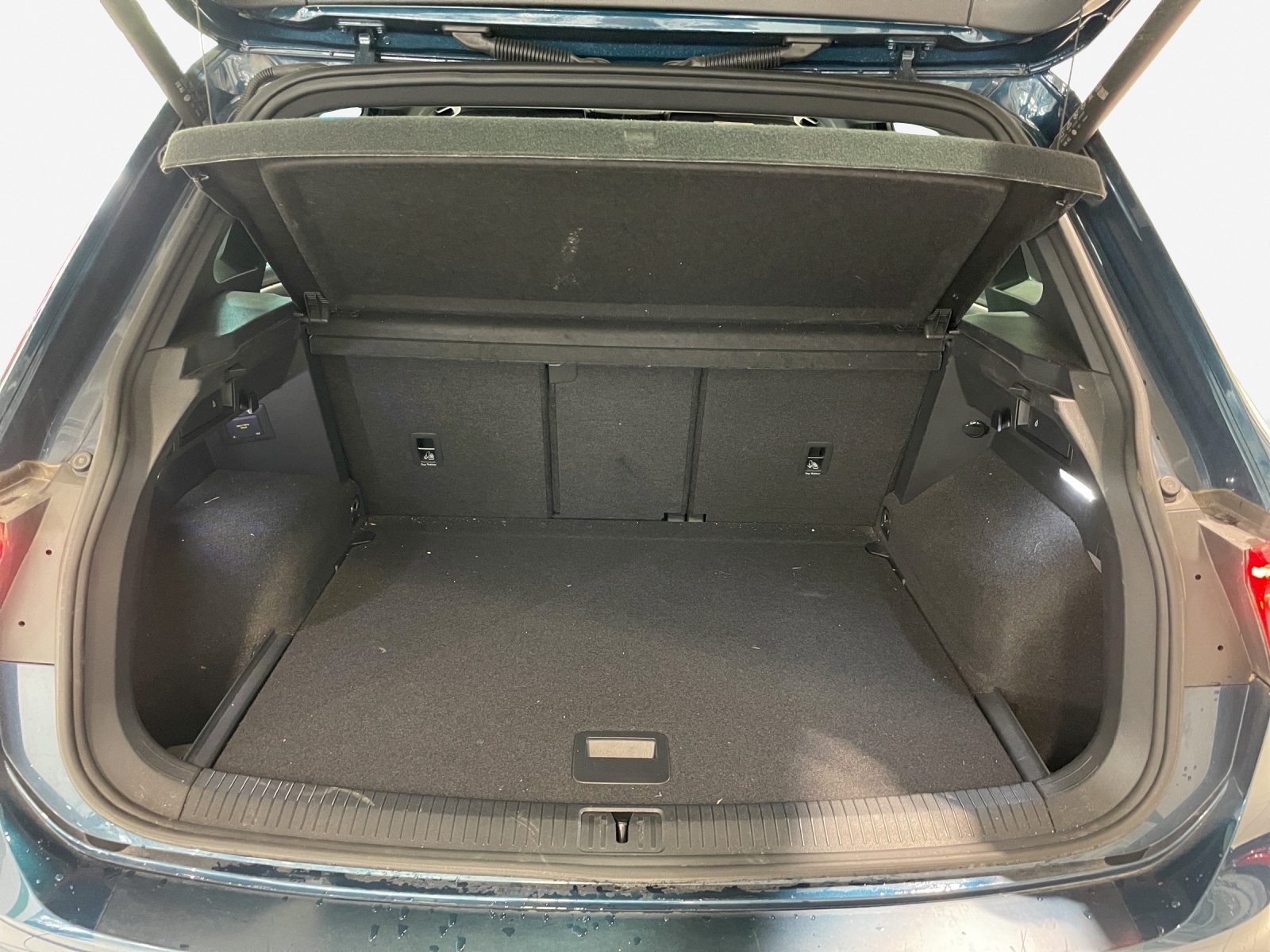 VW Tiguan 2.0TSI R-Line 4Motion DSG-image-10
