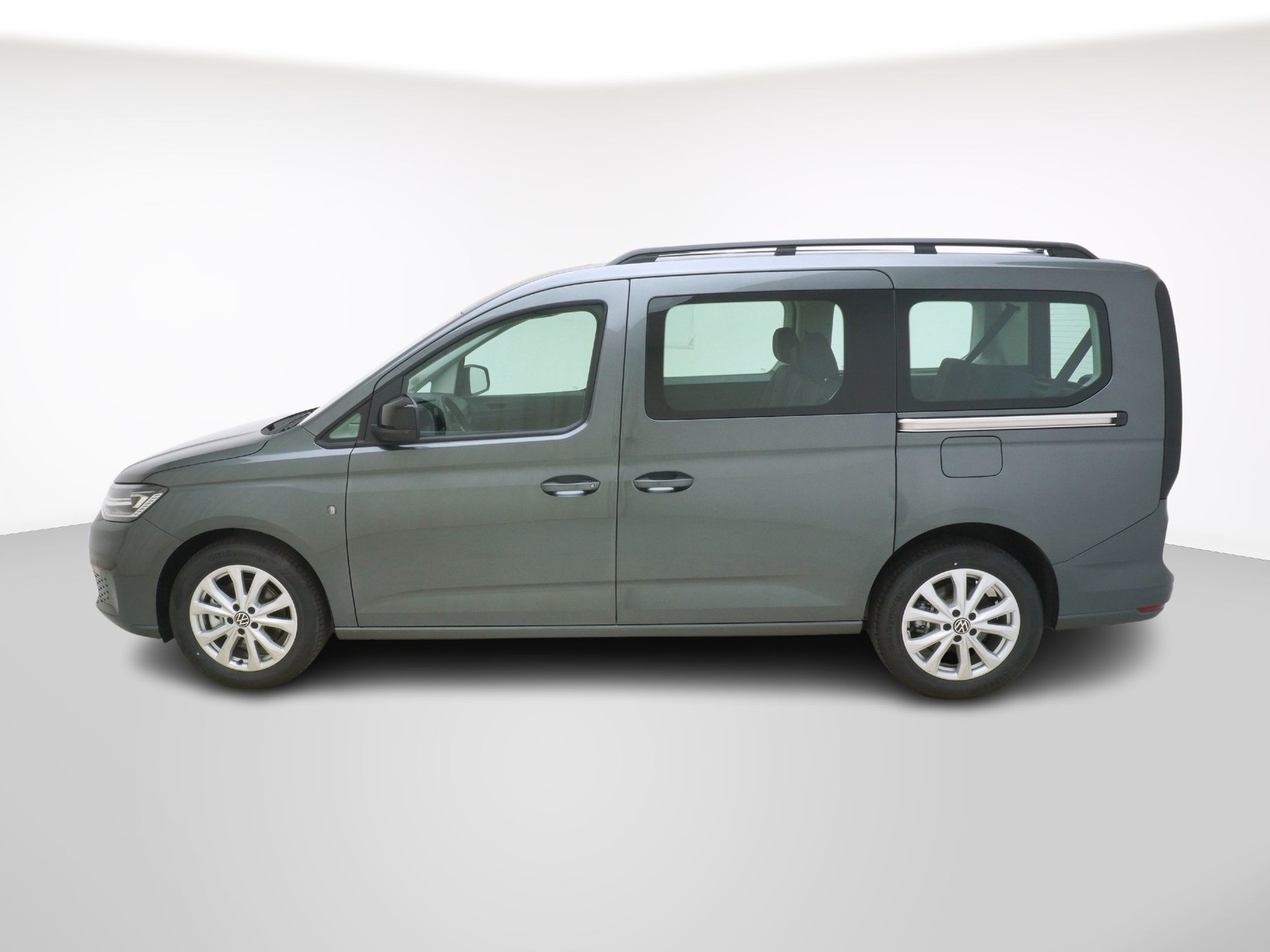 VW Caddy Maxi 2.0 TDI 4Motion-image-1