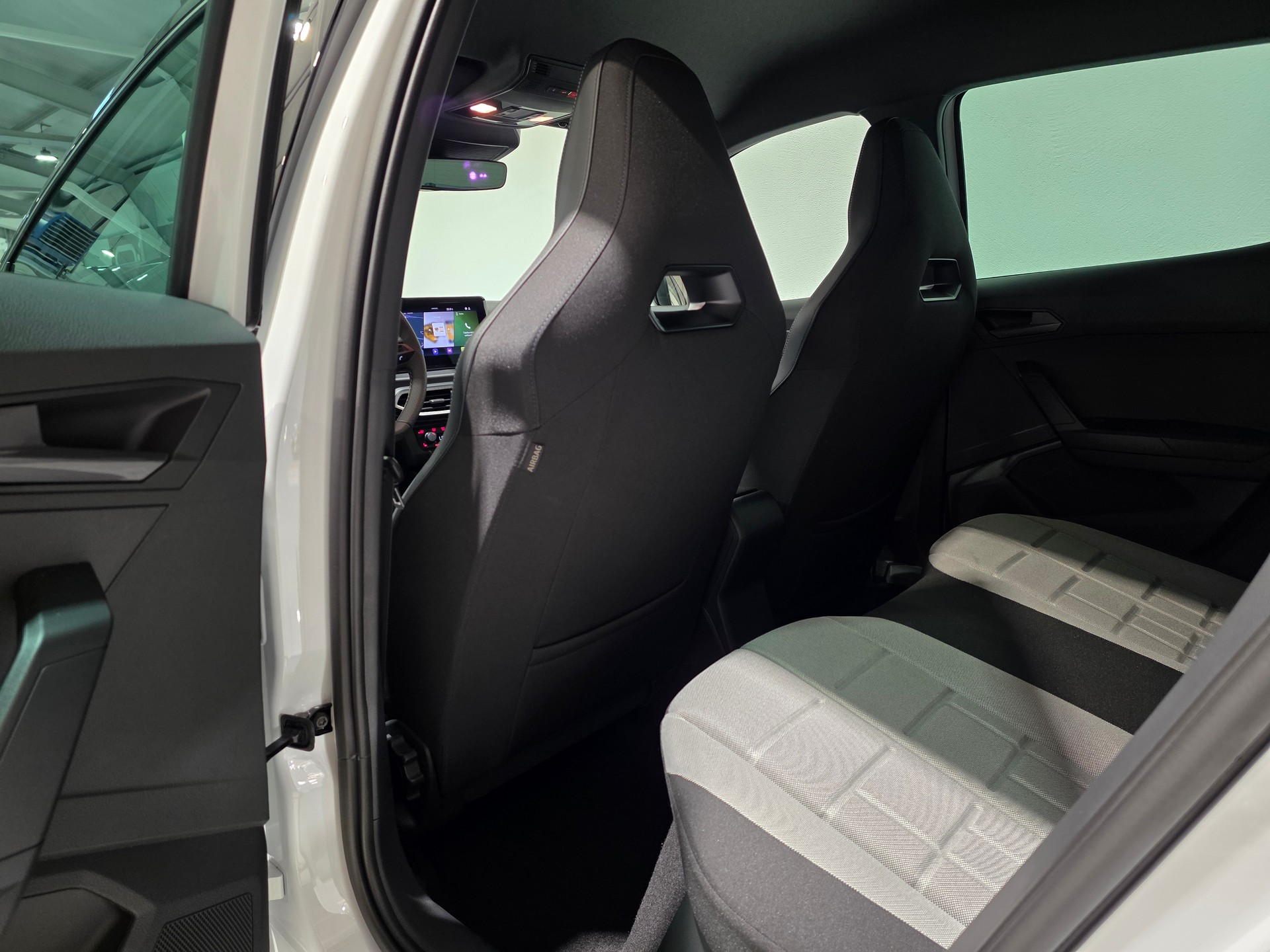 SEAT Arona 1.5 Eco TSI FR DSG-image-17