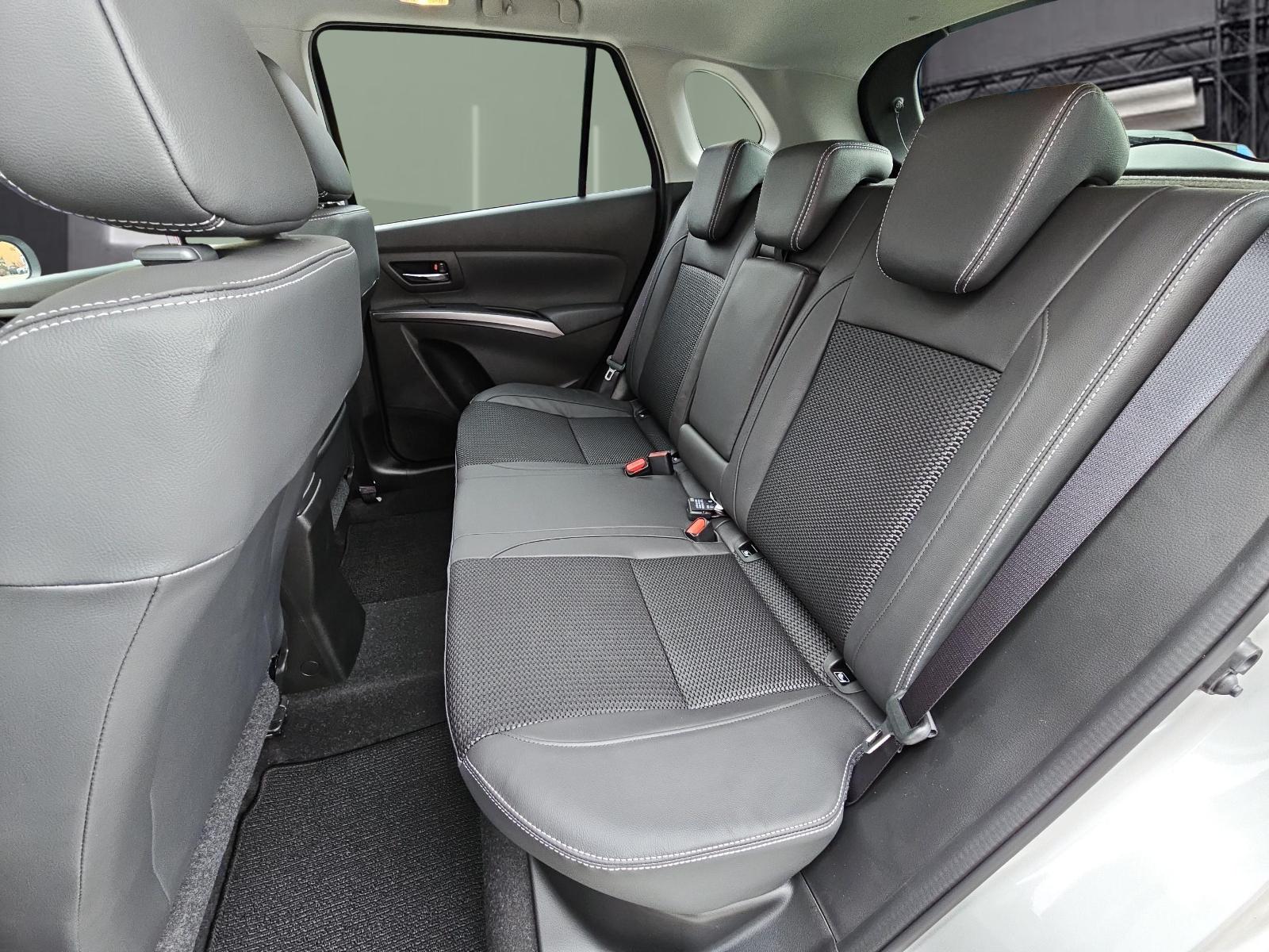 SUZUKI S-Cross 1.4 T Compact Top Hybrid 4x4-image-10