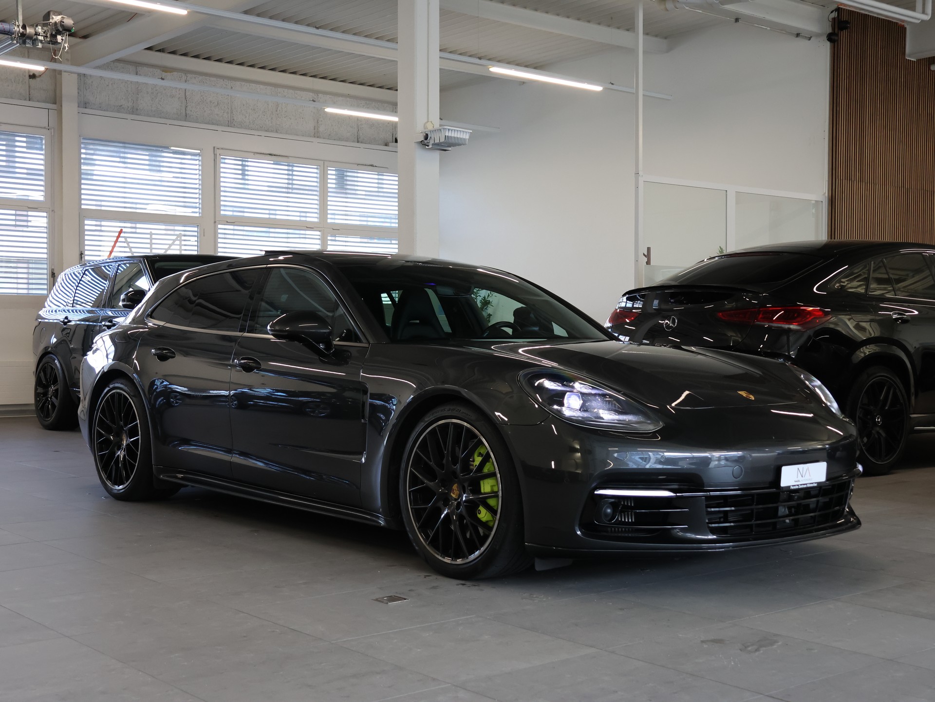 PORSCHE Panamera 4 E-Hybrid Sport Turismo PDK *Porsche Approved bis 03.2027* *Hinterachslenkung* *Bose*-showroom-element-1