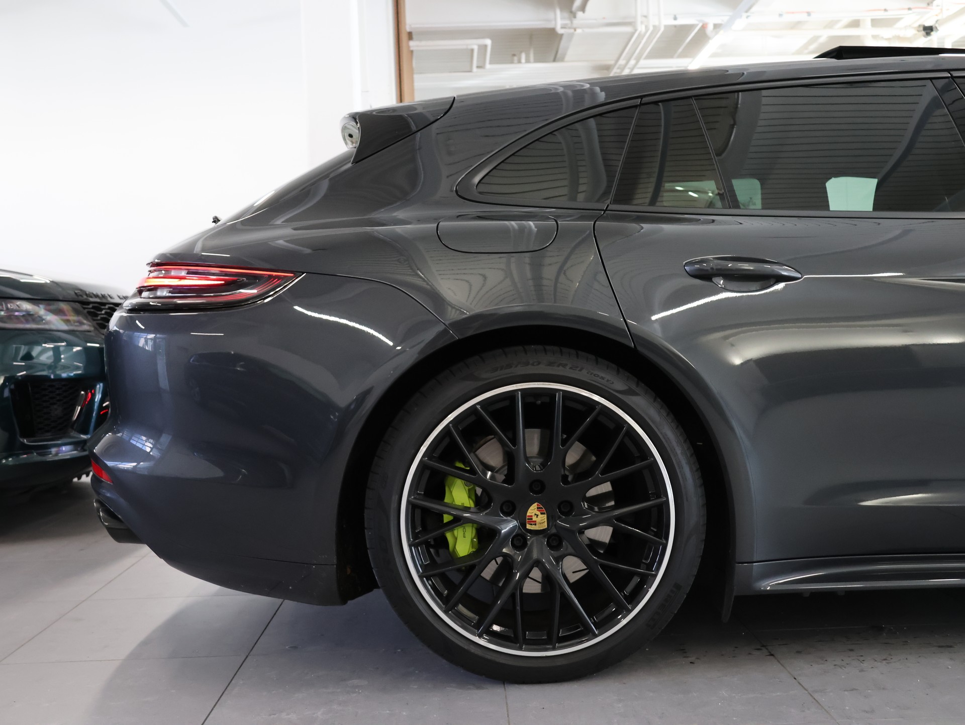 PORSCHE Panamera 4 E-Hybrid Sport Turismo PDK *Porsche Approved bis 03.2027* *Hinterachslenkung* *Bose*-image-12
