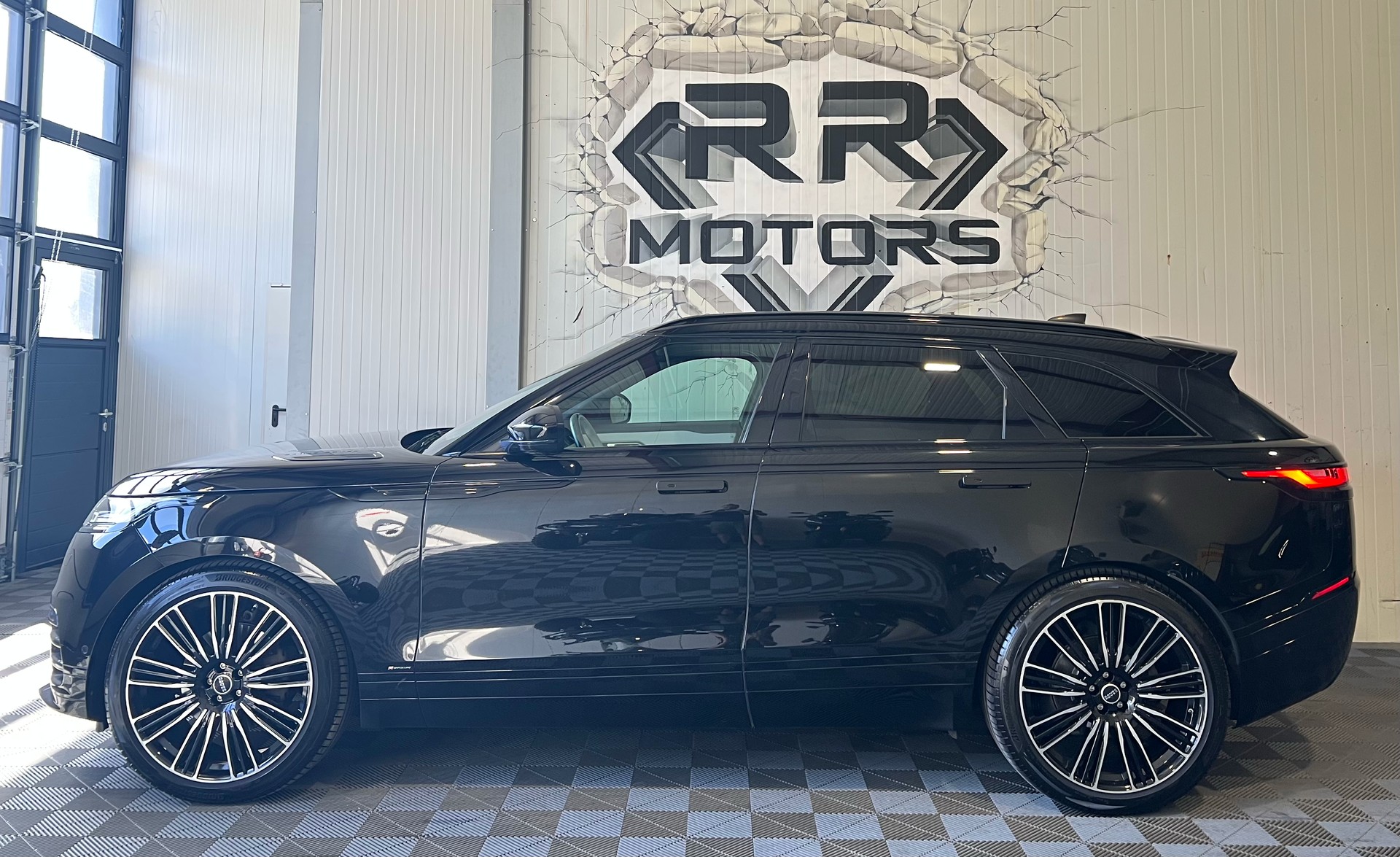 LAND ROVER Range Rover Velar R-Dynamic P 300 HSE Automatic-image-1