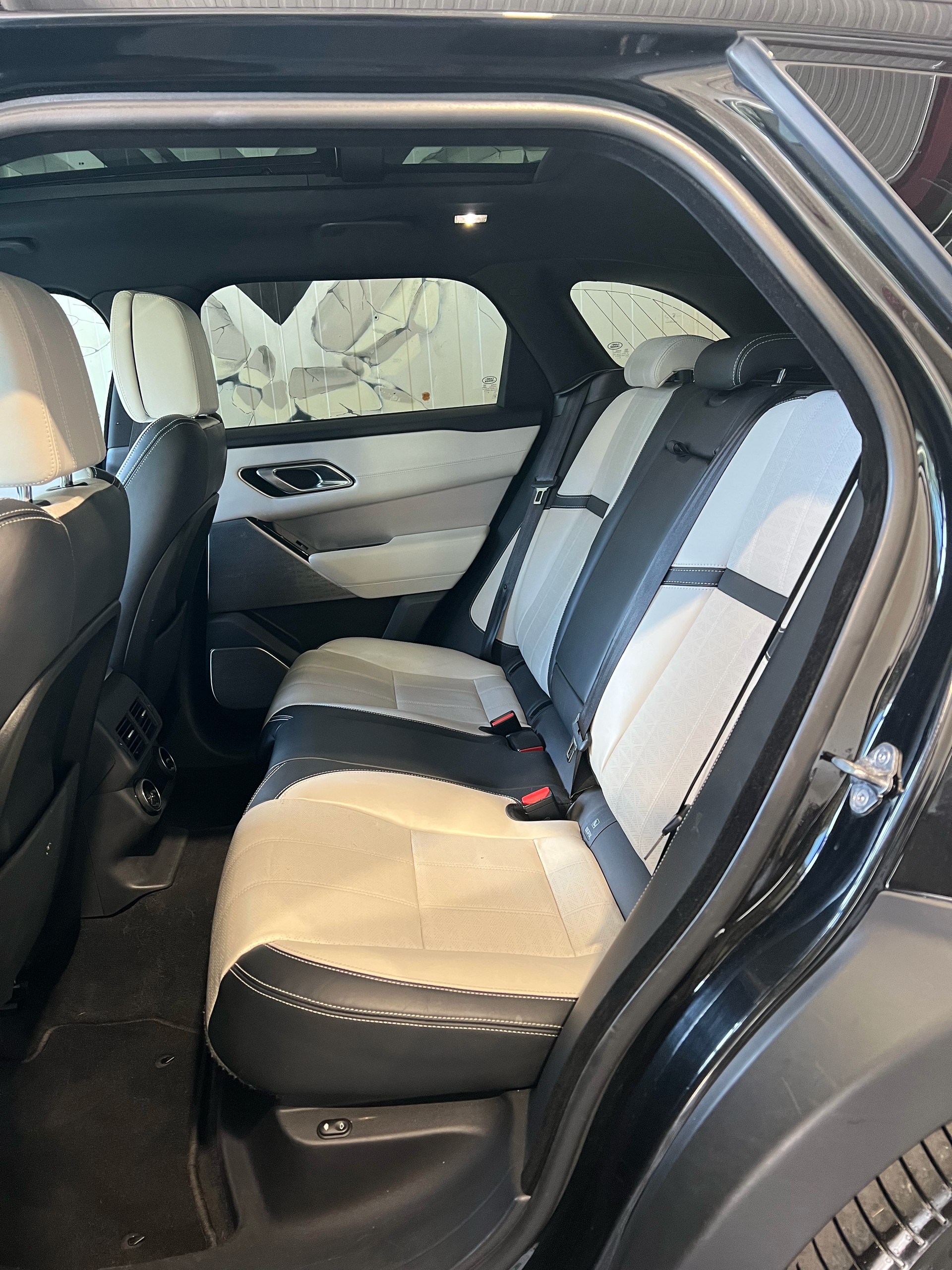 LAND ROVER Range Rover Velar R-Dynamic P 300 HSE Automatic-image-15