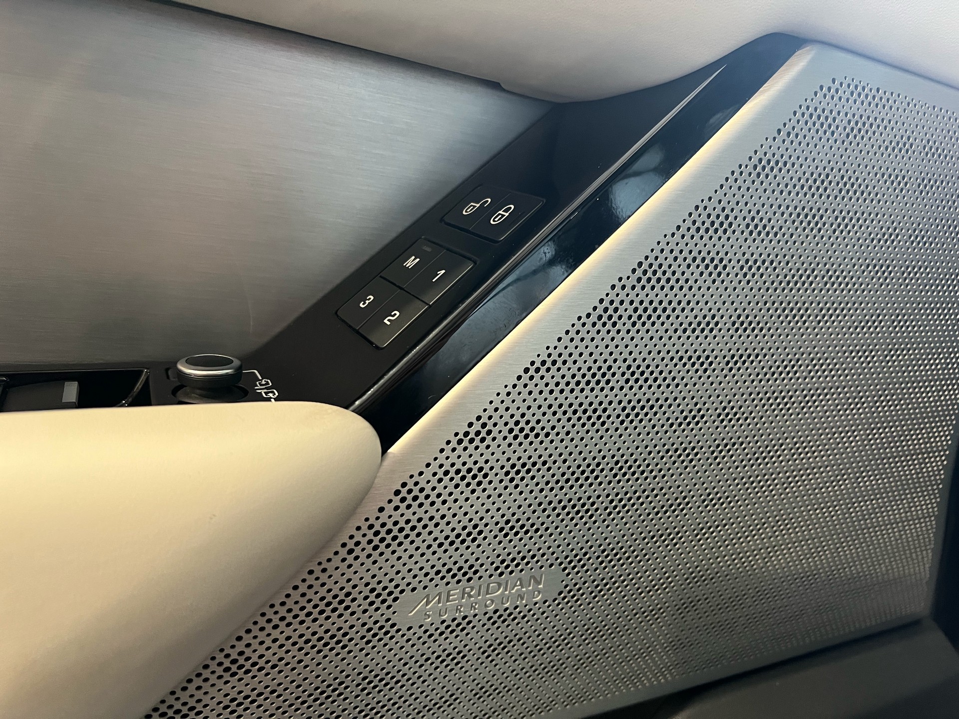 LAND ROVER Range Rover Velar R-Dynamic P 300 HSE Automatic-image-14
