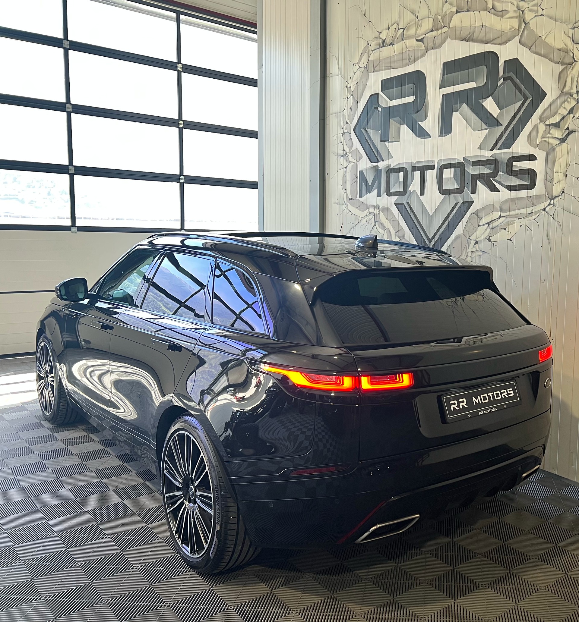 LAND ROVER Range Rover Velar R-Dynamic P 300 HSE Automatic-image-2