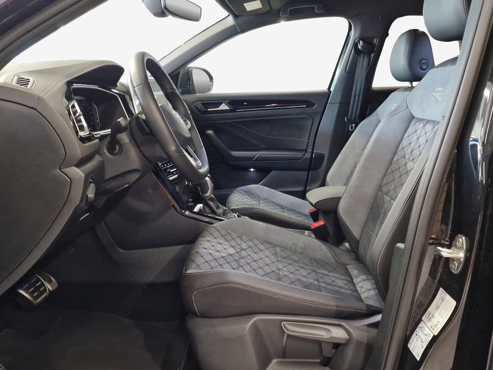 VW T-Roc 2.0 TSI R-Line DSG 4Motion-image-7