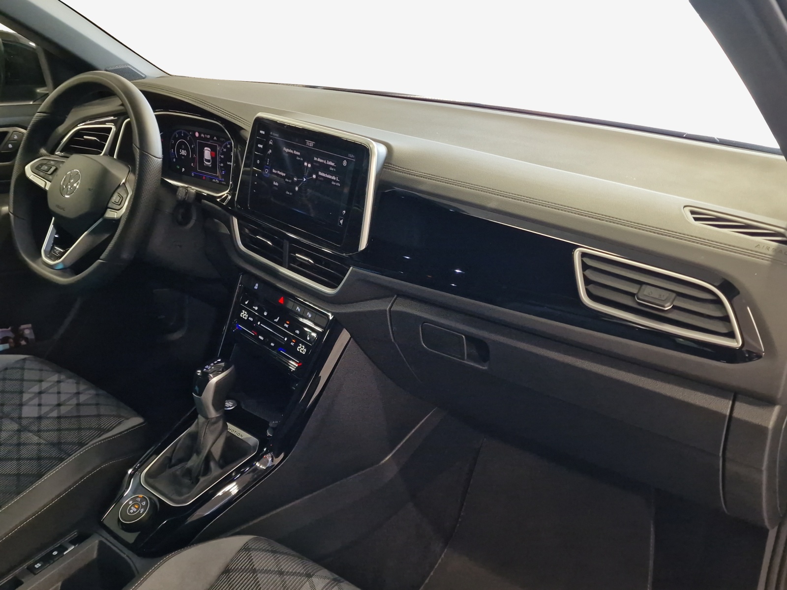 VW T-Roc 2.0 TSI R-Line DSG 4Motion-image-13