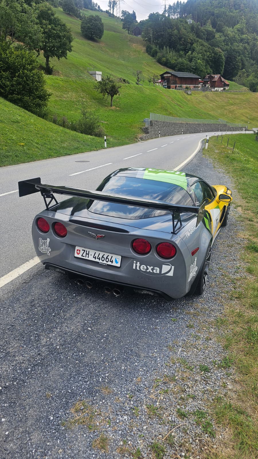 CHEVROLET Z06-image-2