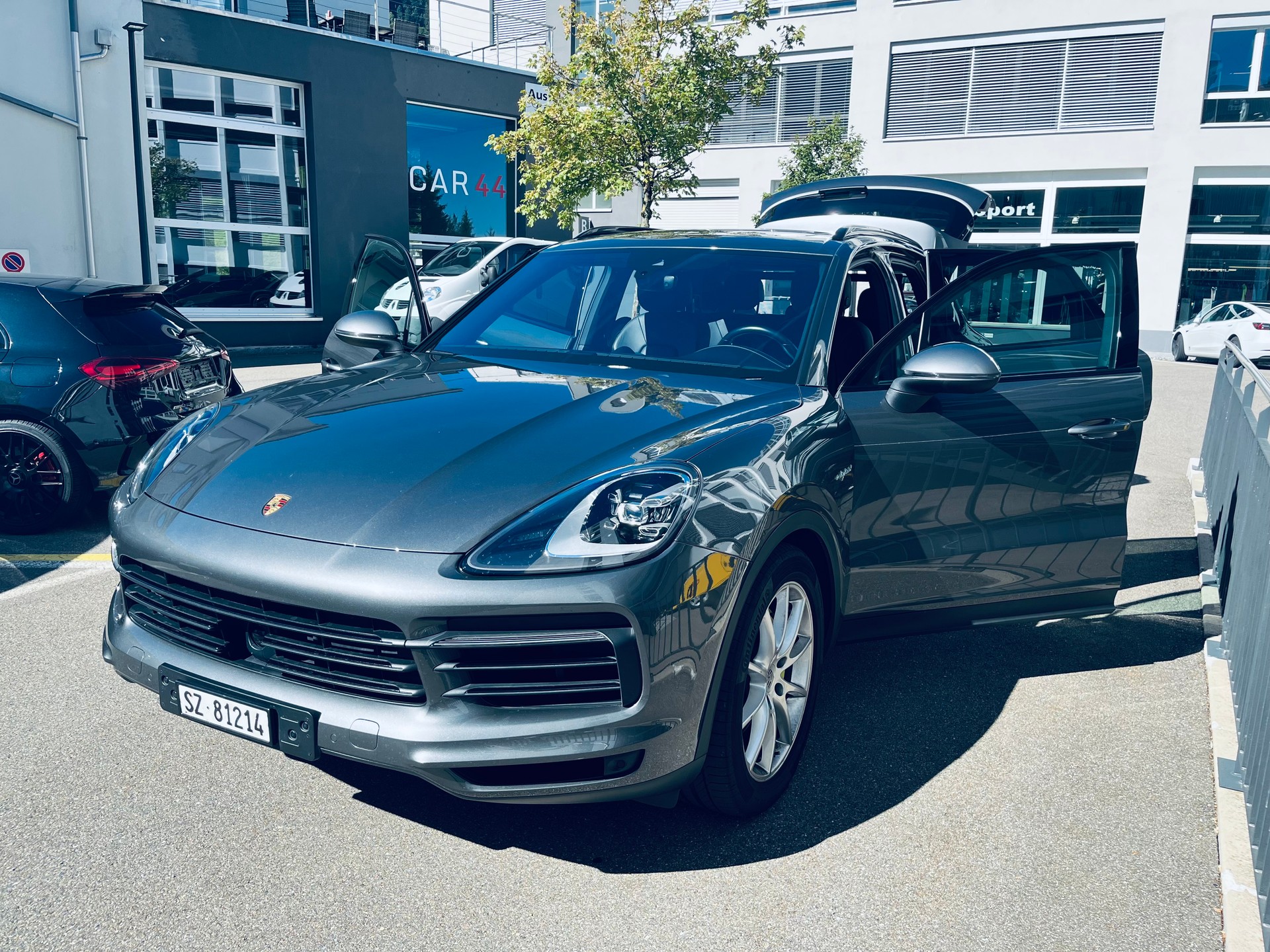 PORSCHE 3.0 V6 E-Hybrid-image-3