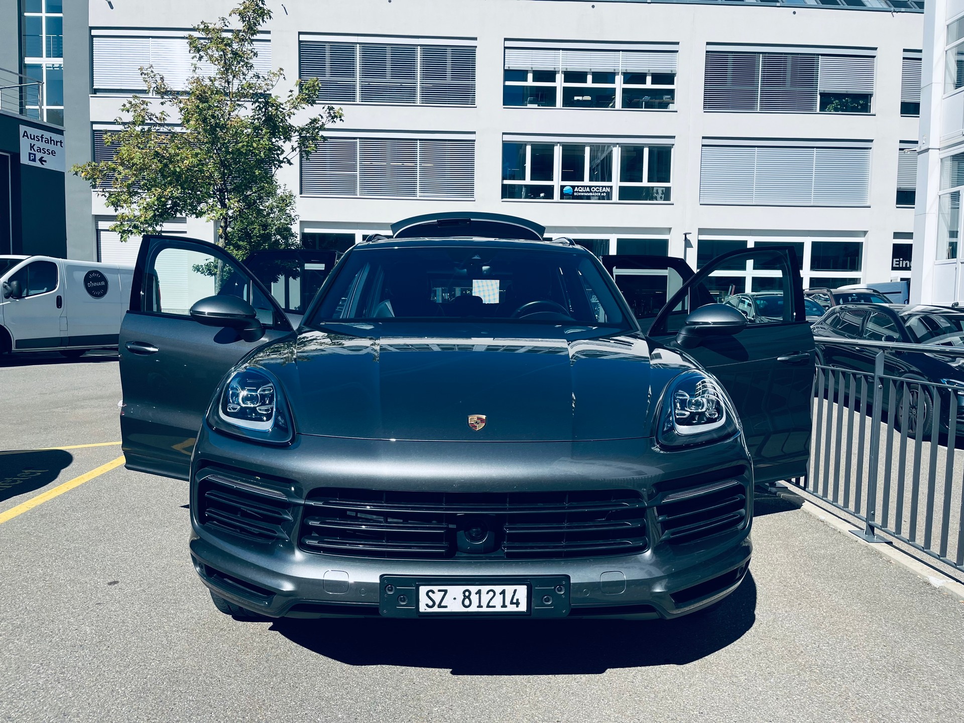 PORSCHE 3.0 V6 E-Hybrid-image-1