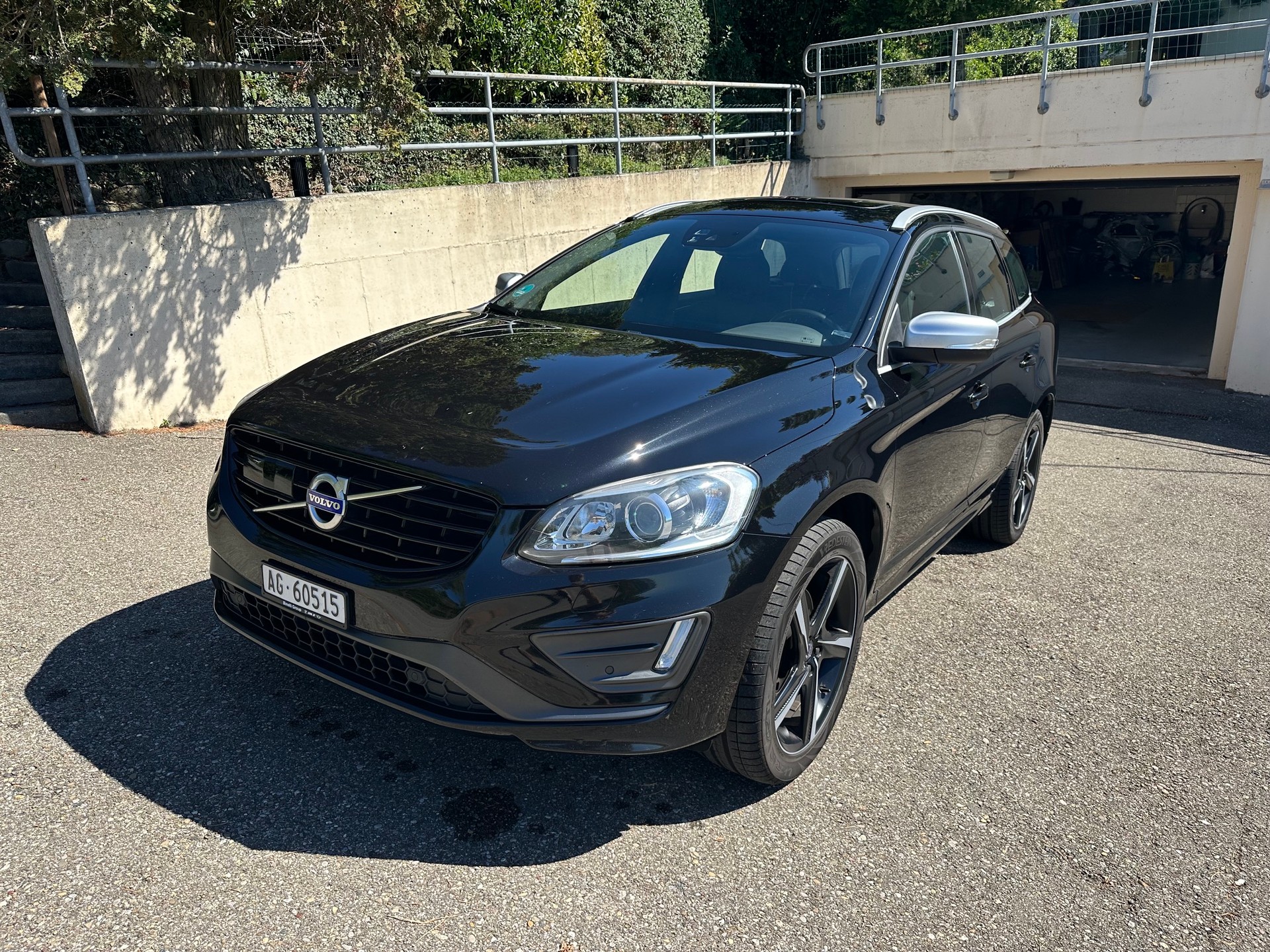 VOLVO 2.5 T5 Mom. R-Design AWD S/S-image-0