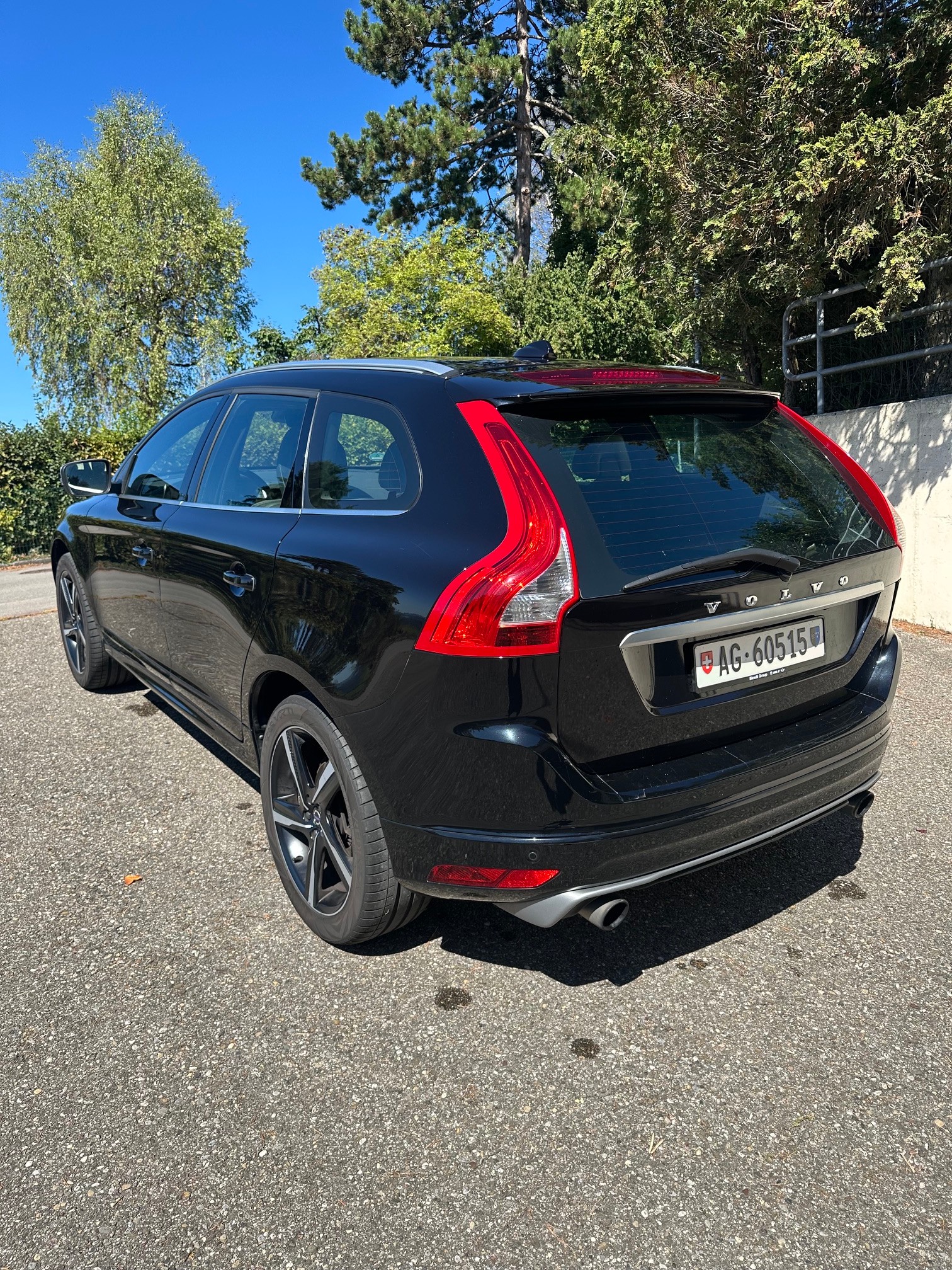 VOLVO 2.5 T5 Mom. R-Design AWD S/S-image-1