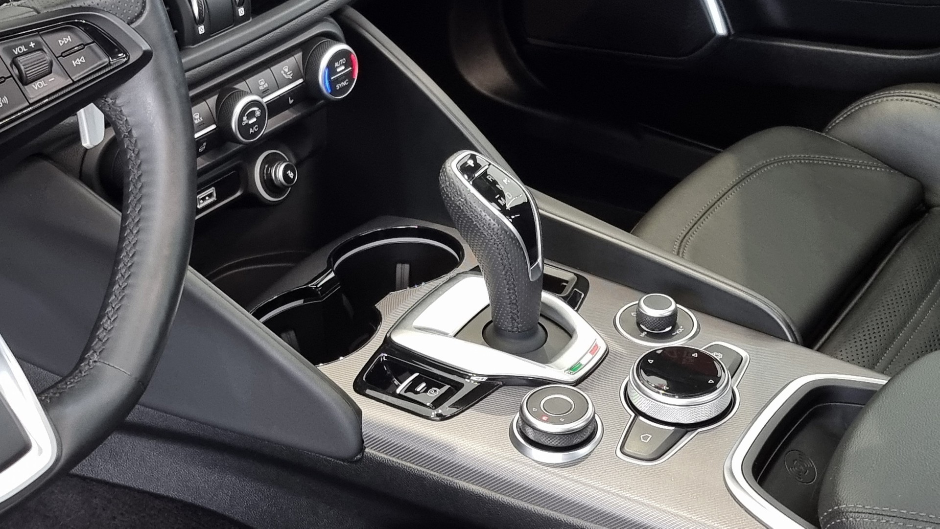 ALFA ROMEO Giulia 2.0 Q4 Veloce-image-11