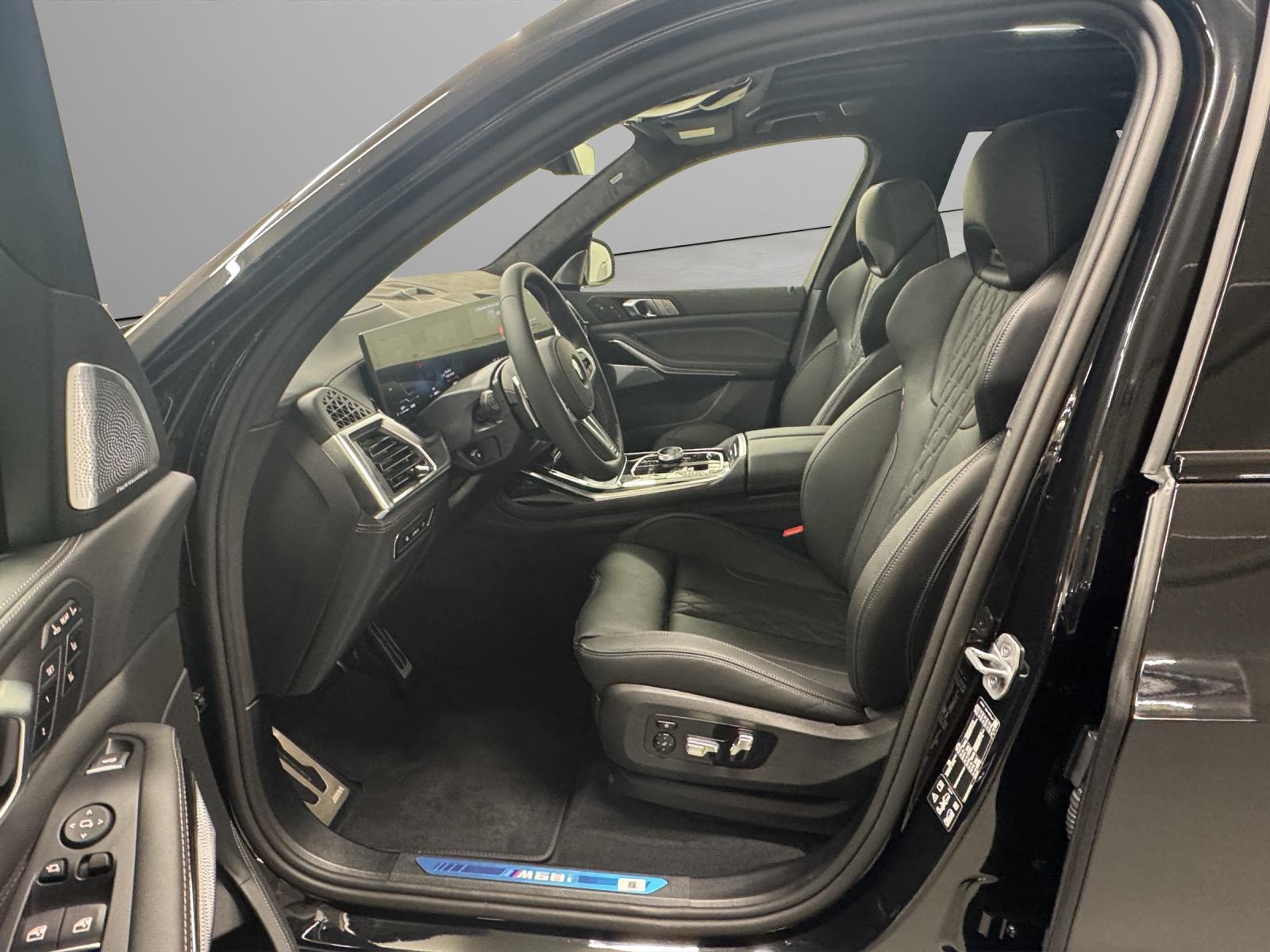 BMW X7 M60i-image-10