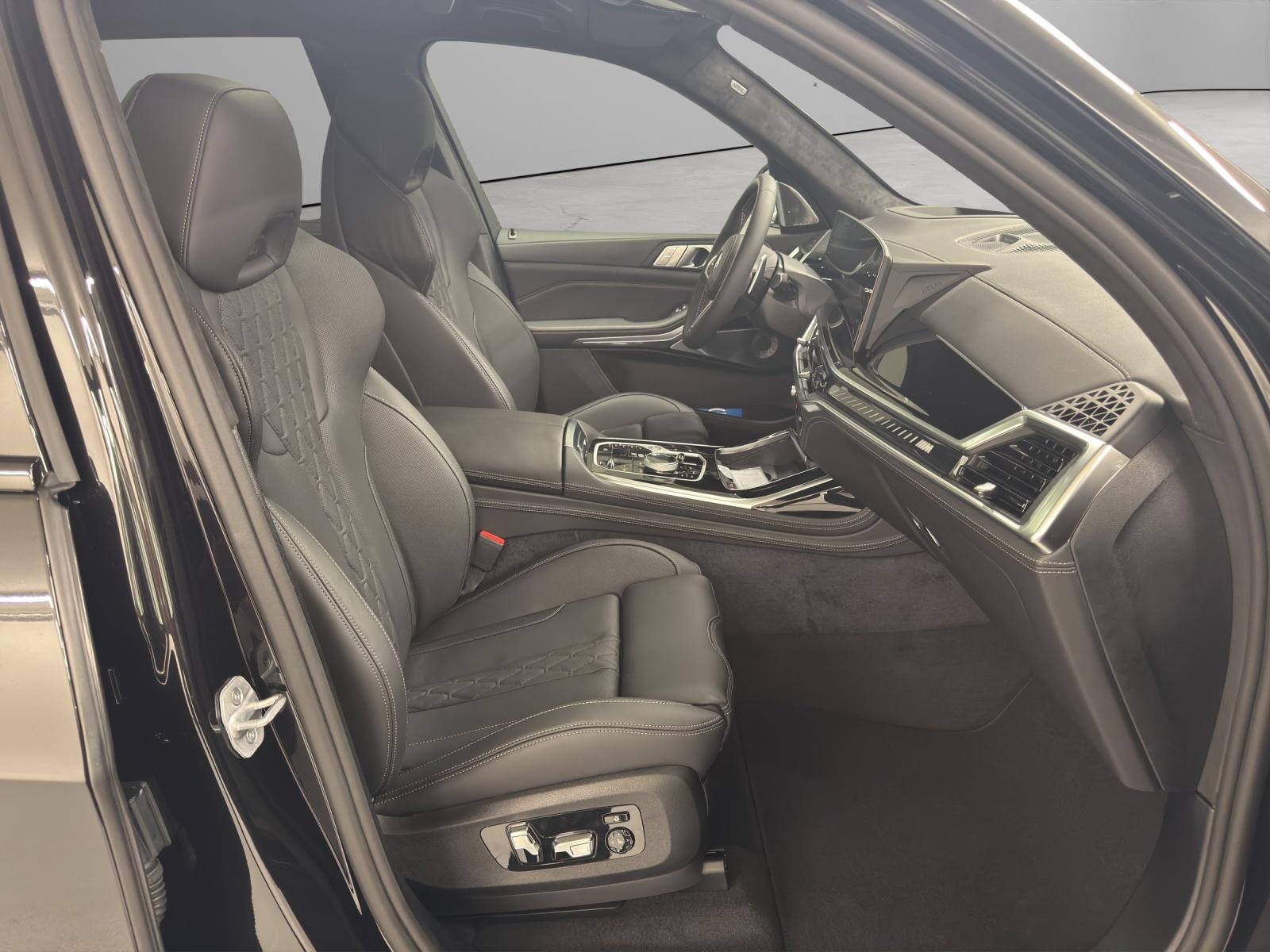 BMW X7 M60i-image-14