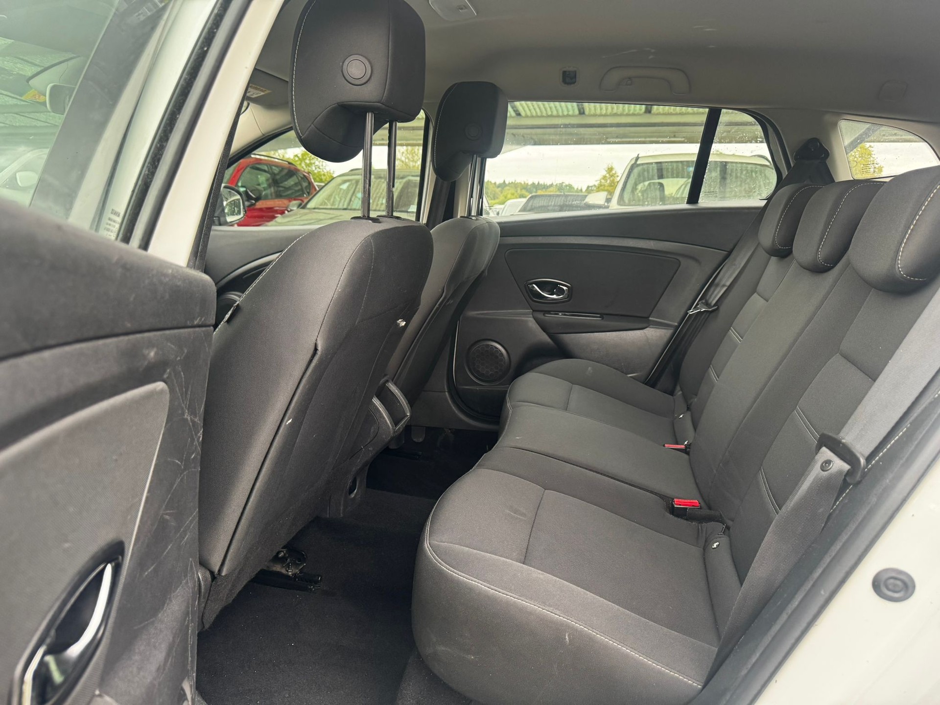 RENAULT Mégane Grandtour 1.5 dCi Expression EDC-image-10