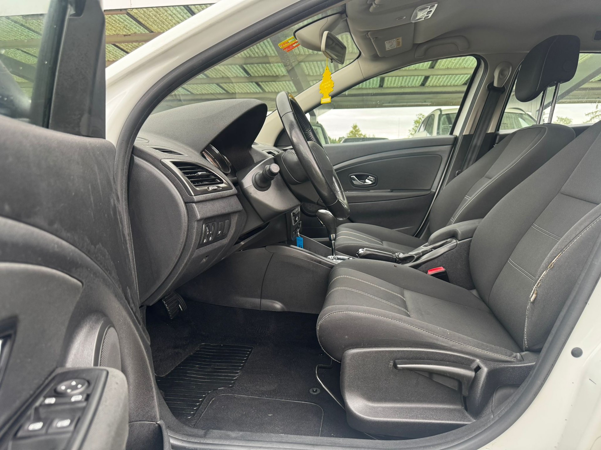 RENAULT Mégane Grandtour 1.5 dCi Expression EDC-image-9
