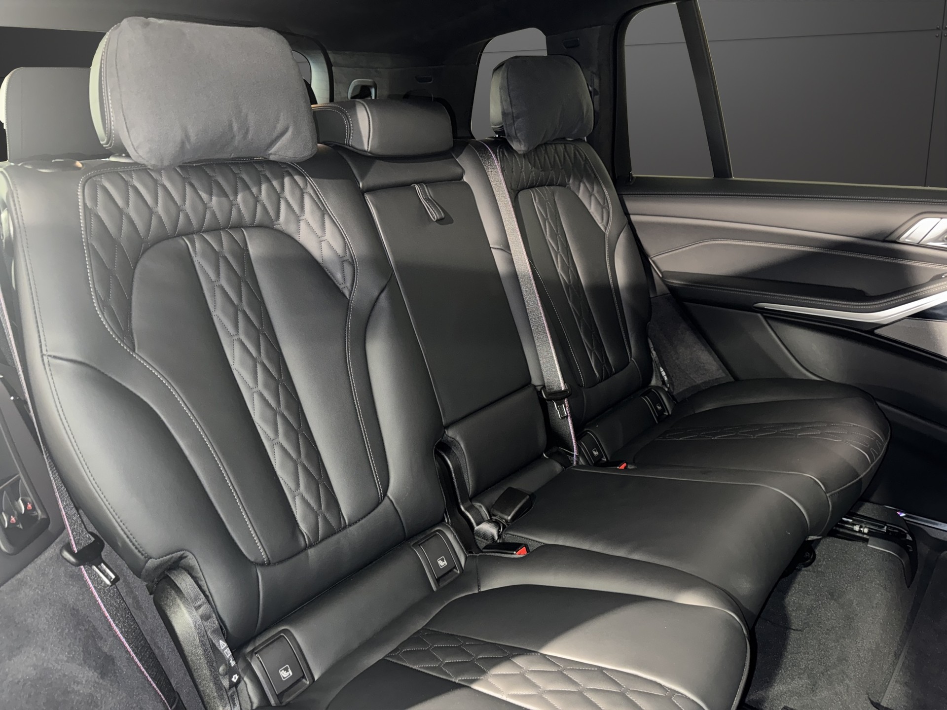 BMW X7 40i xDrive M Sport-image-16