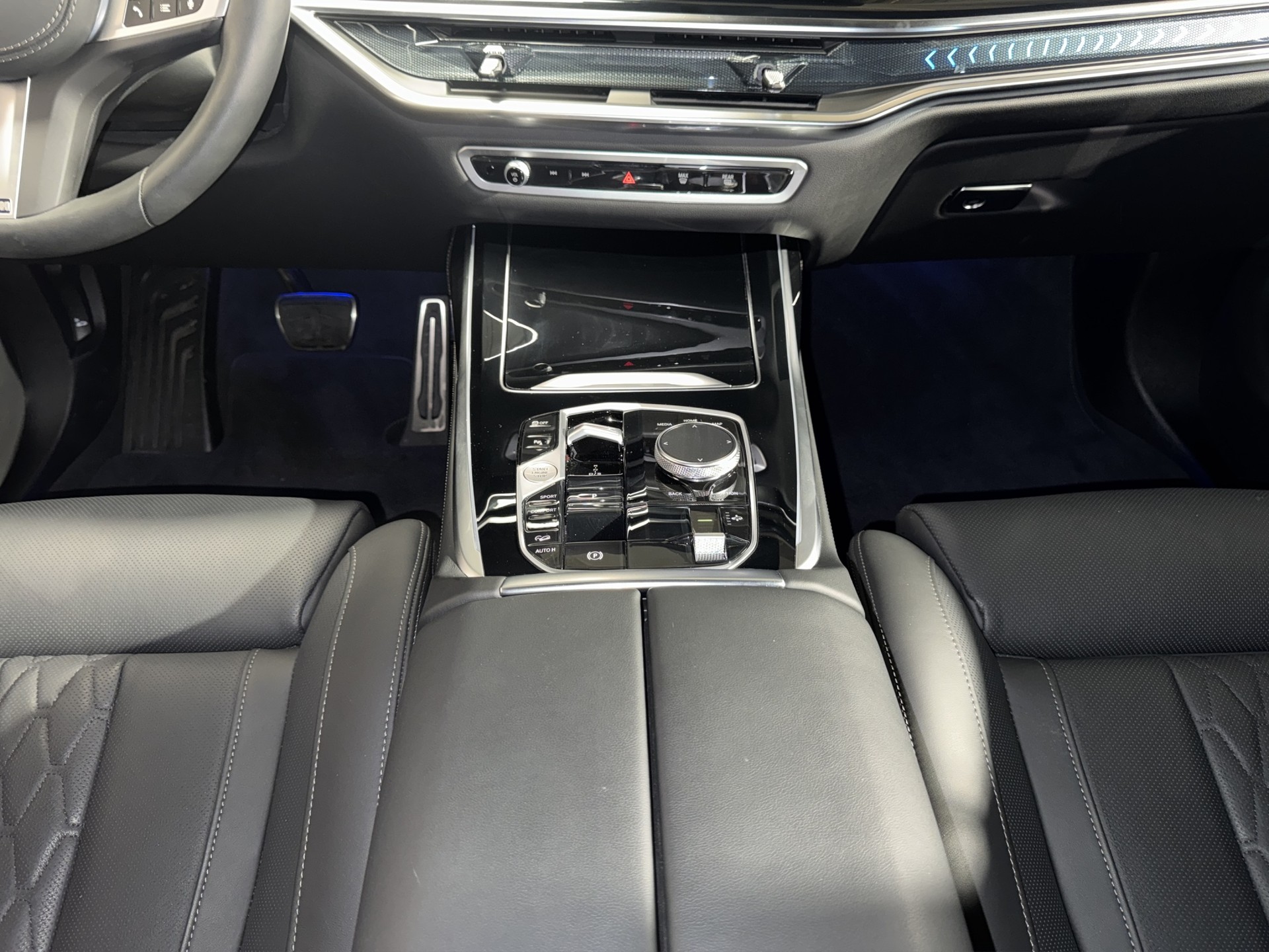 BMW X7 40i xDrive M Sport-image-18