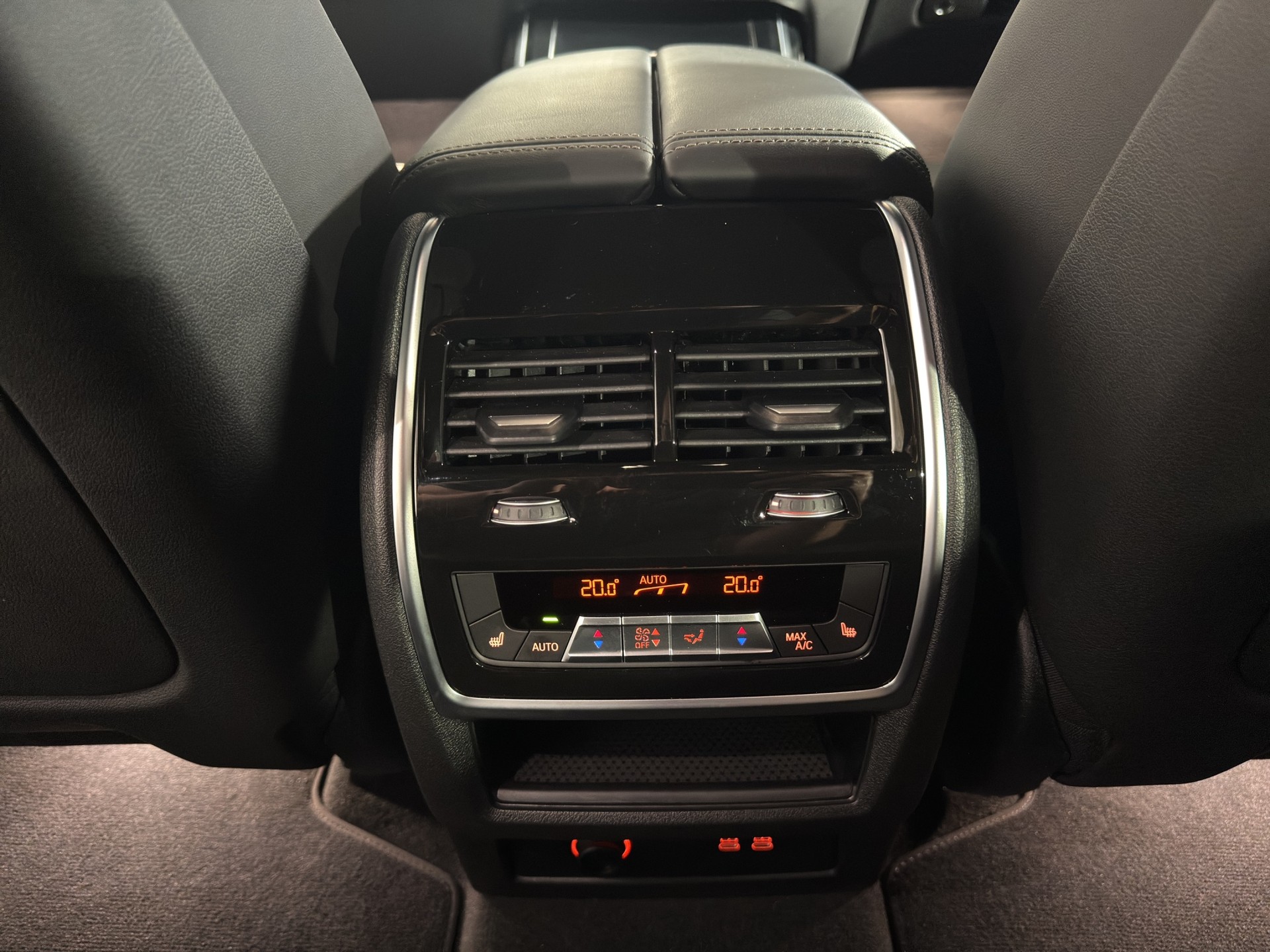 BMW X7 40i xDrive M Sport-image-9