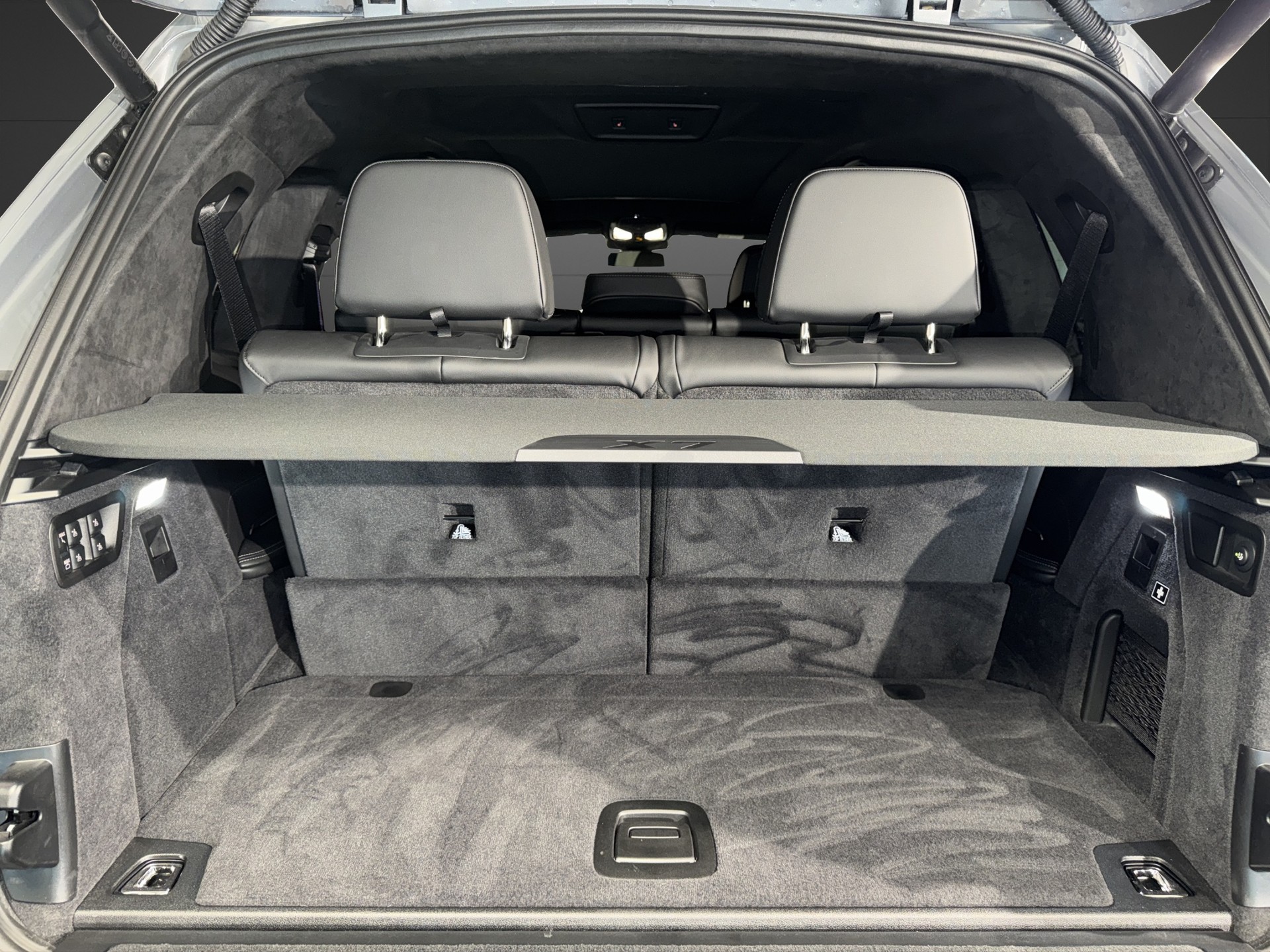 BMW X7 40i xDrive M Sport-image-15